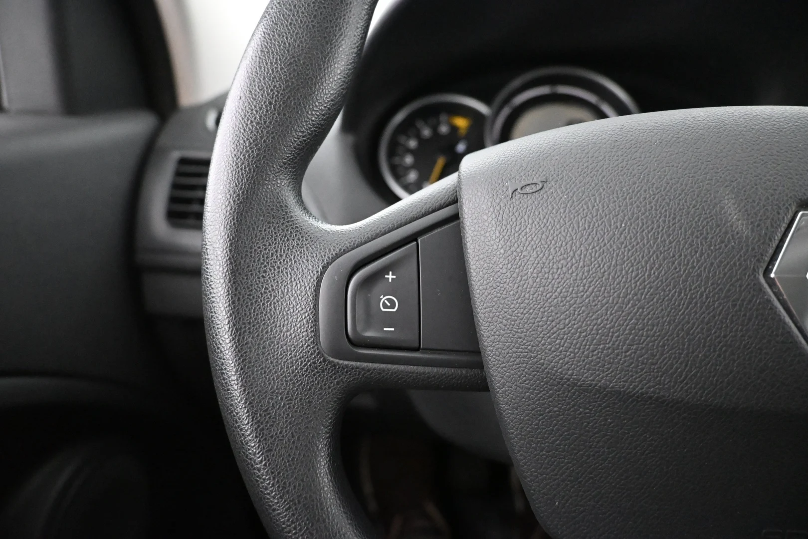 Car Image - 6eMO79EQQ9EOrKfZRTyrrT