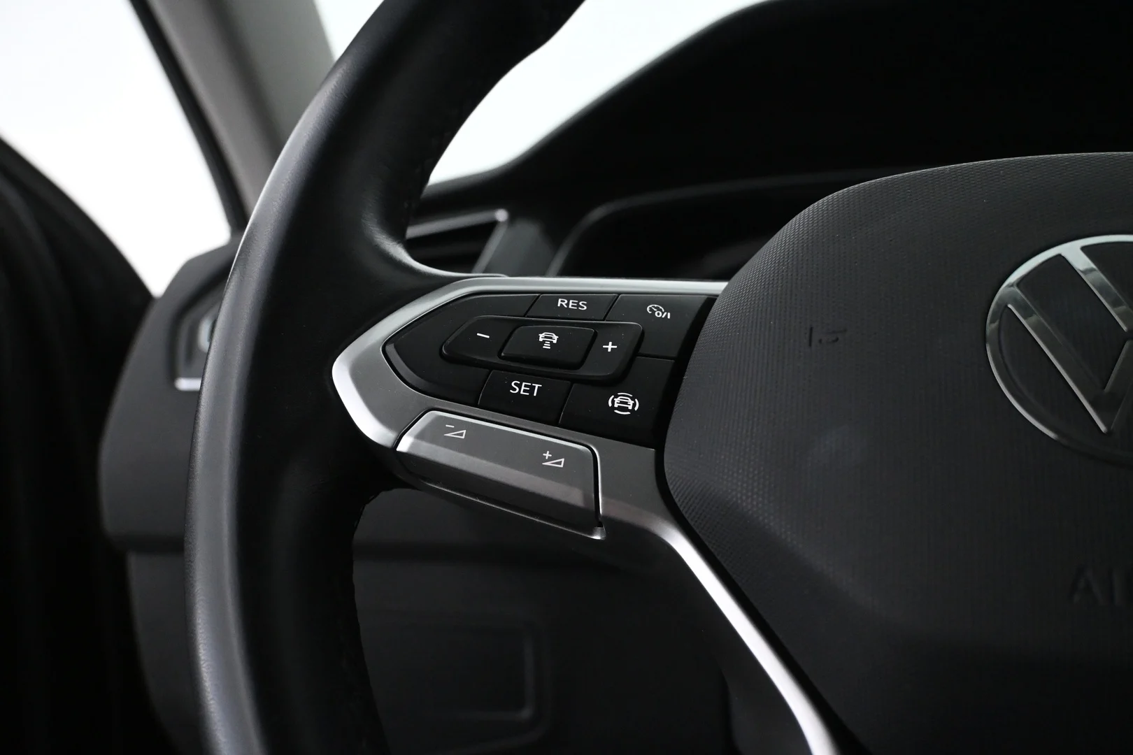 Car Image - 6HfWw7SBqkuv4D0w32uB49
