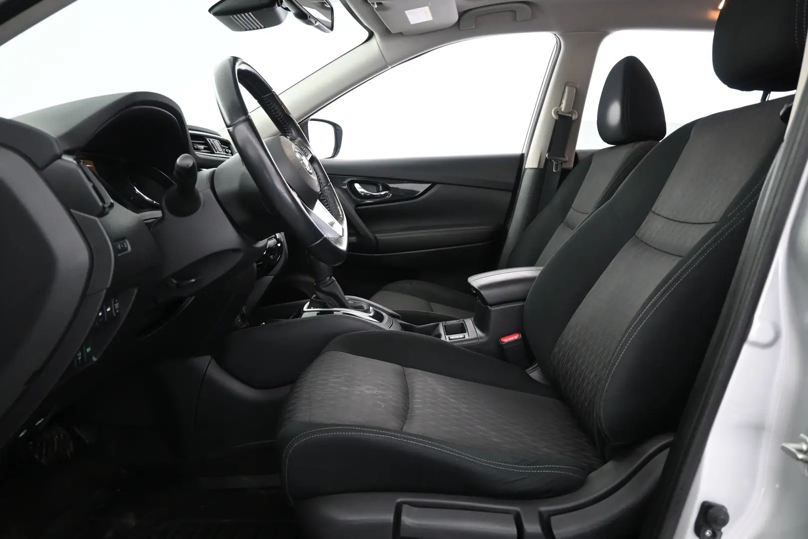 Car Image - 6HQPVq4ZfPA44SUR1ucDZe
