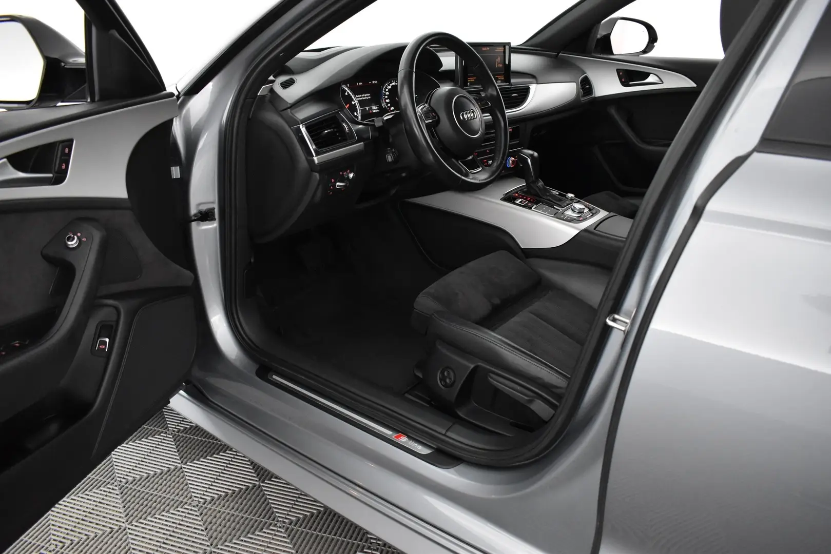 Car Image - 4kBumoMXvPpxLyhN7wTDbZ