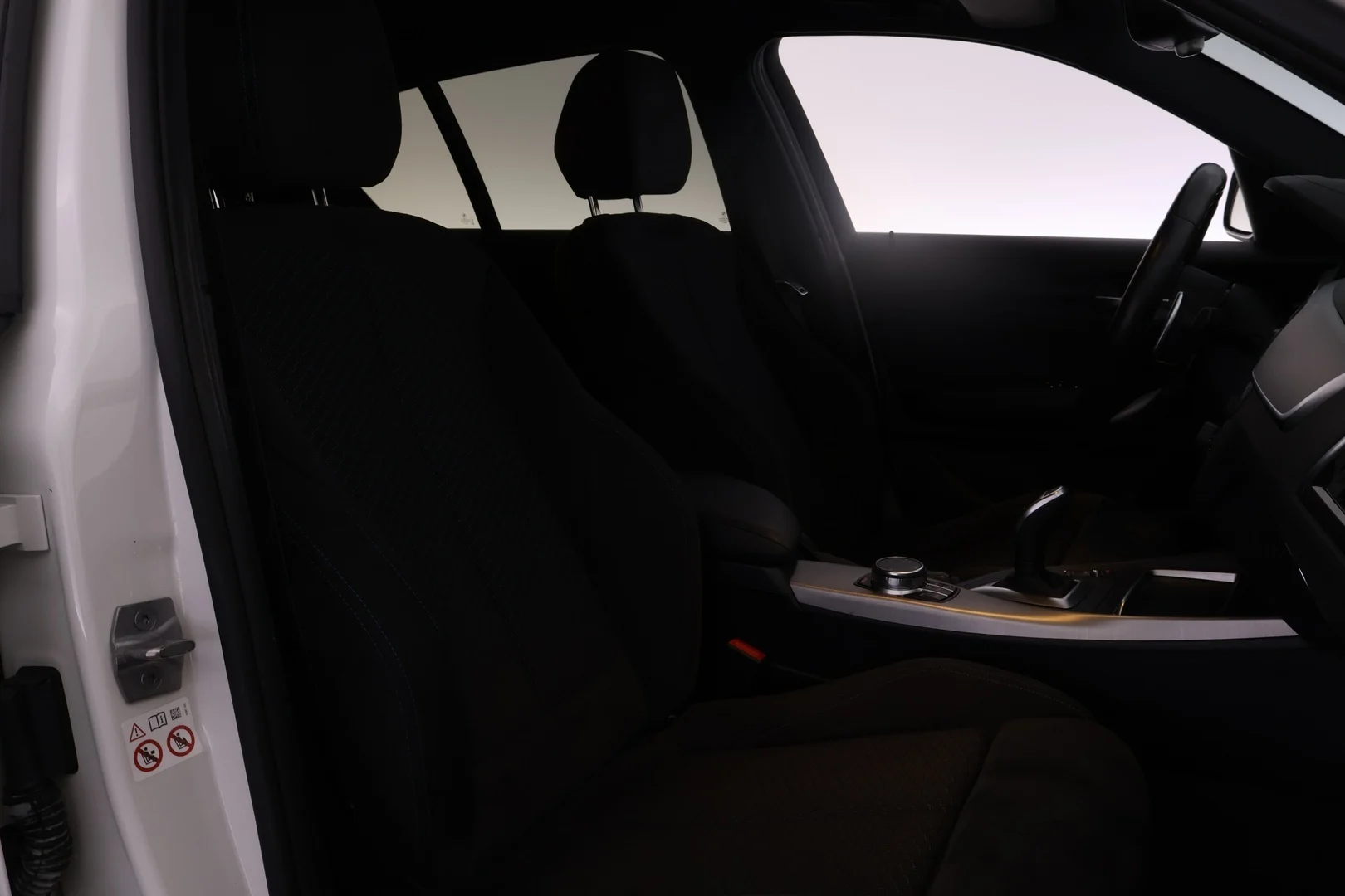 Car Image - 6i29SpZqq4HkxagUnB8uTC