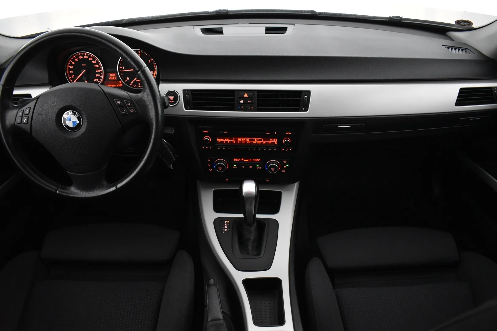 Car Image - 1xNoTccYs5qpyVGov22ET3