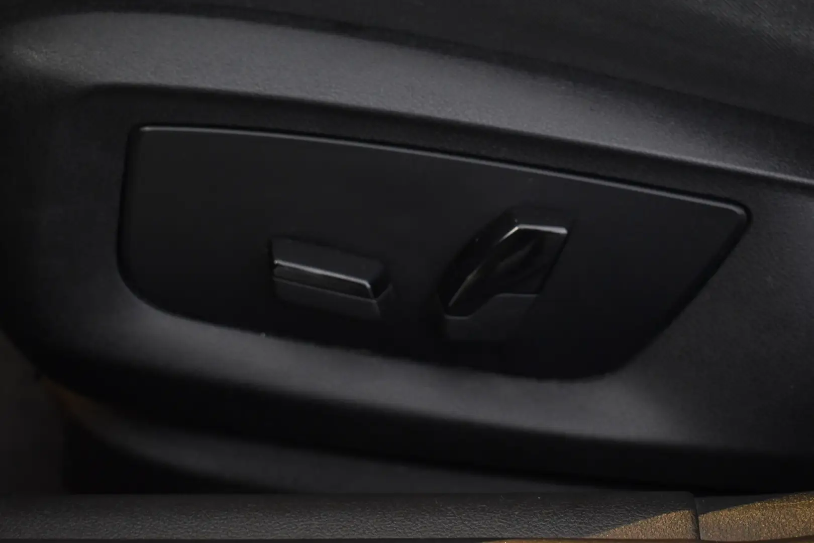Car Image - 77vaBhMK5gy0RyA2hplSaH