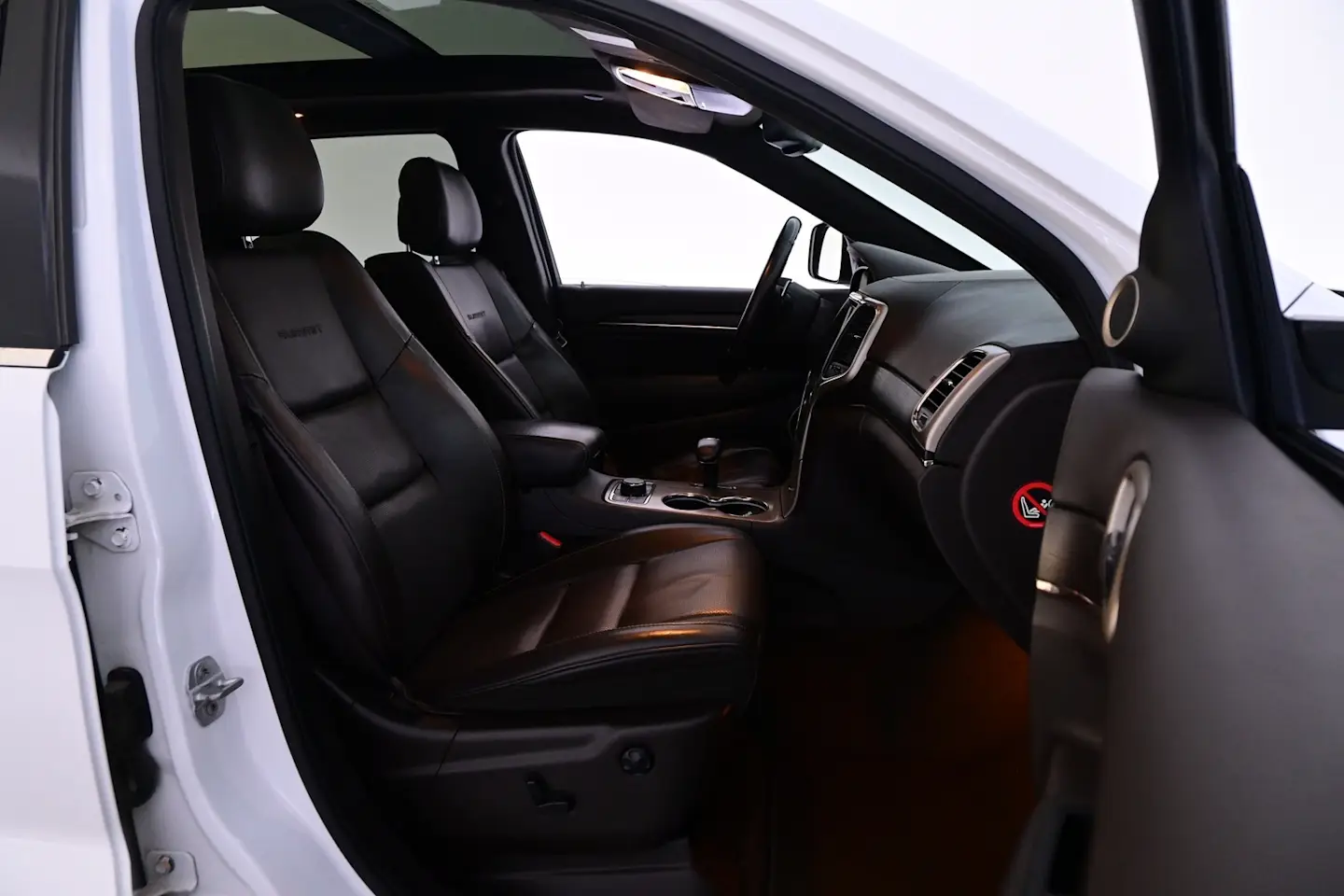 Car Image - 6qkJmFHvseHUFCLZQxjD83