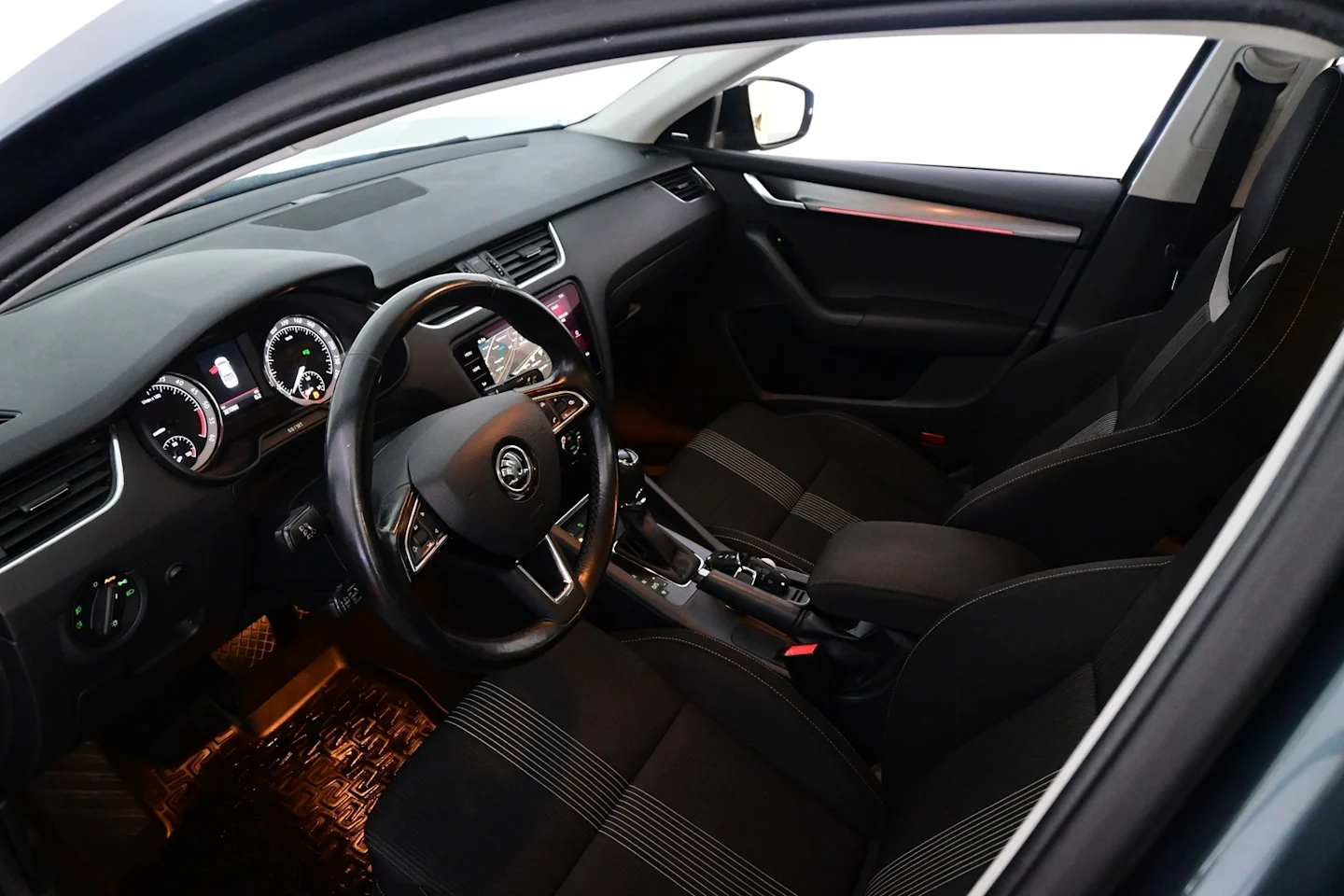 Car Image - 1FLePRkbpOOW2Lhz4dZvne