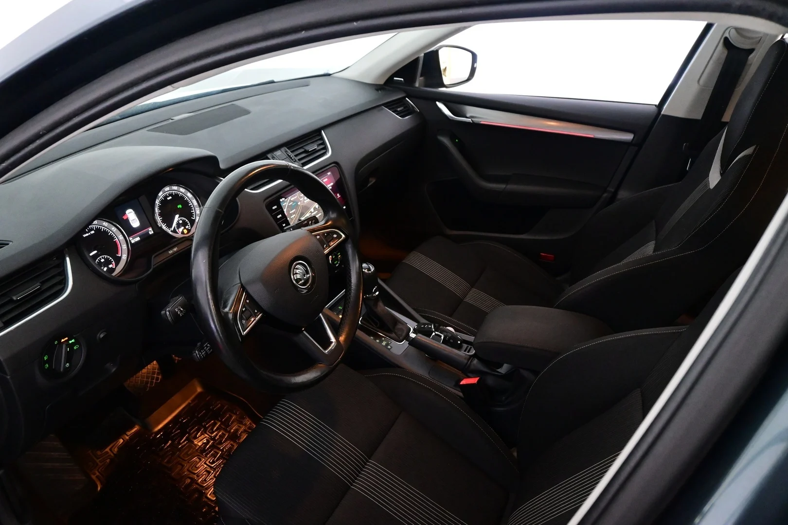 Car Image - 1FLePRkbpOOW2Lhz4dZvne