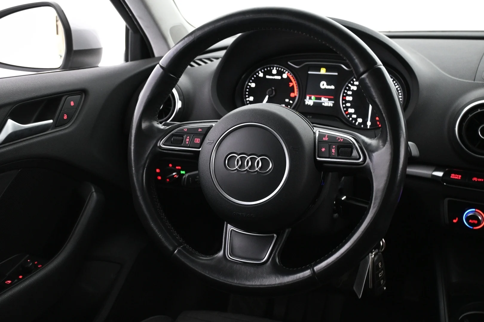 Car Image - 4U4EQKwDX3VPUfxxL0tqkM