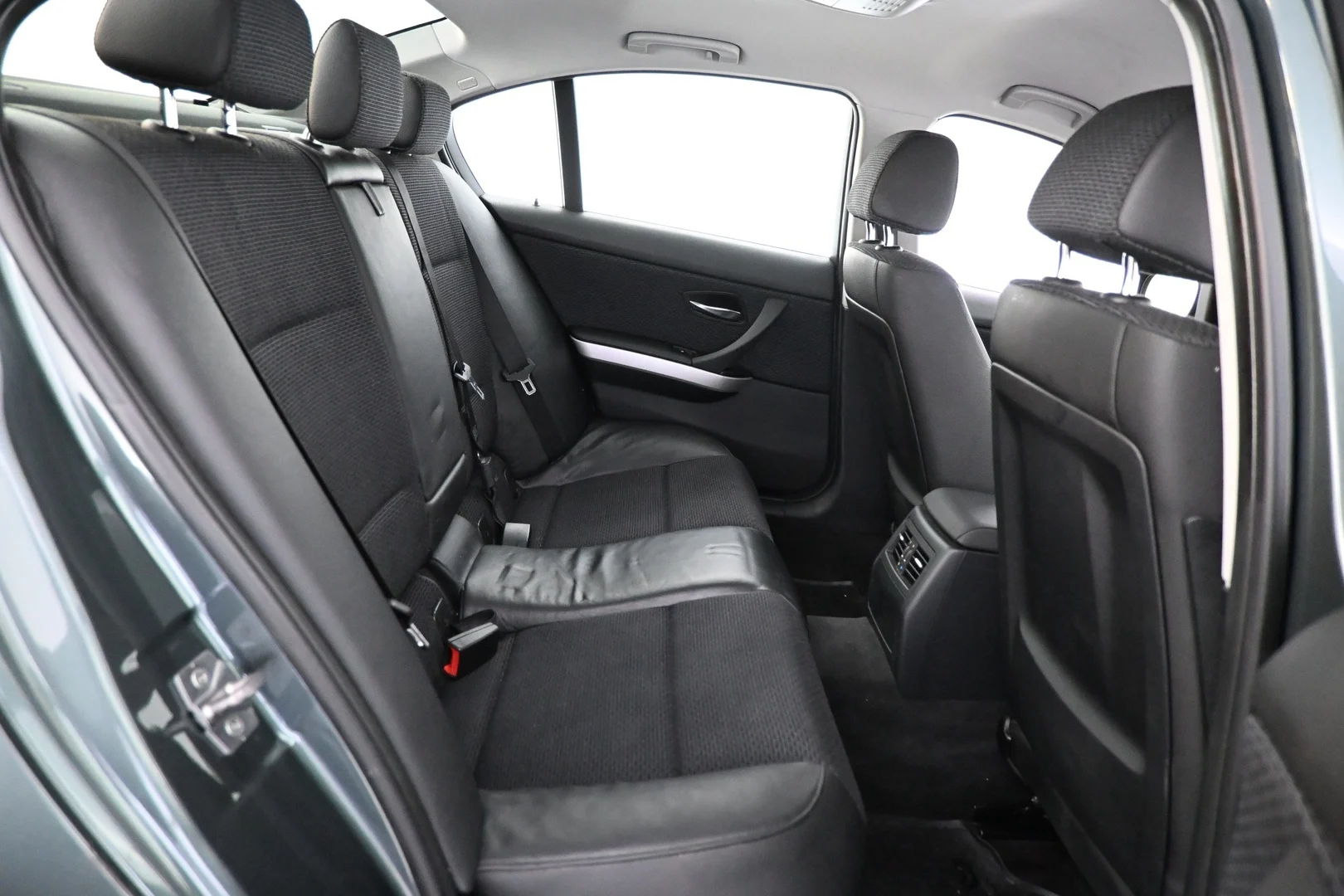 Car Image - 5WiIzuPiic4RwQ4A2IVXp