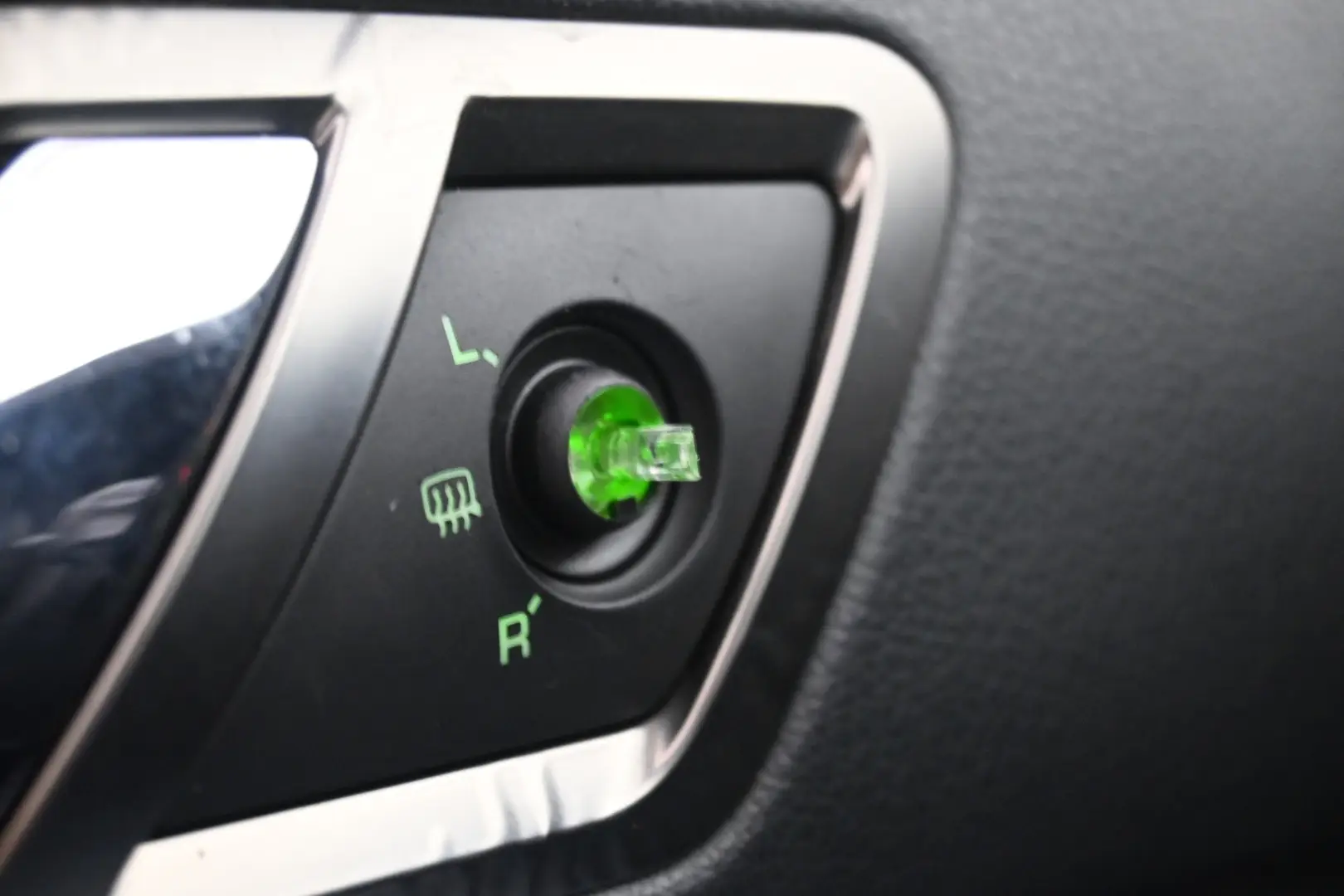 Car Image - 3P8L5yaBw9gZ9ePJKQHSRh