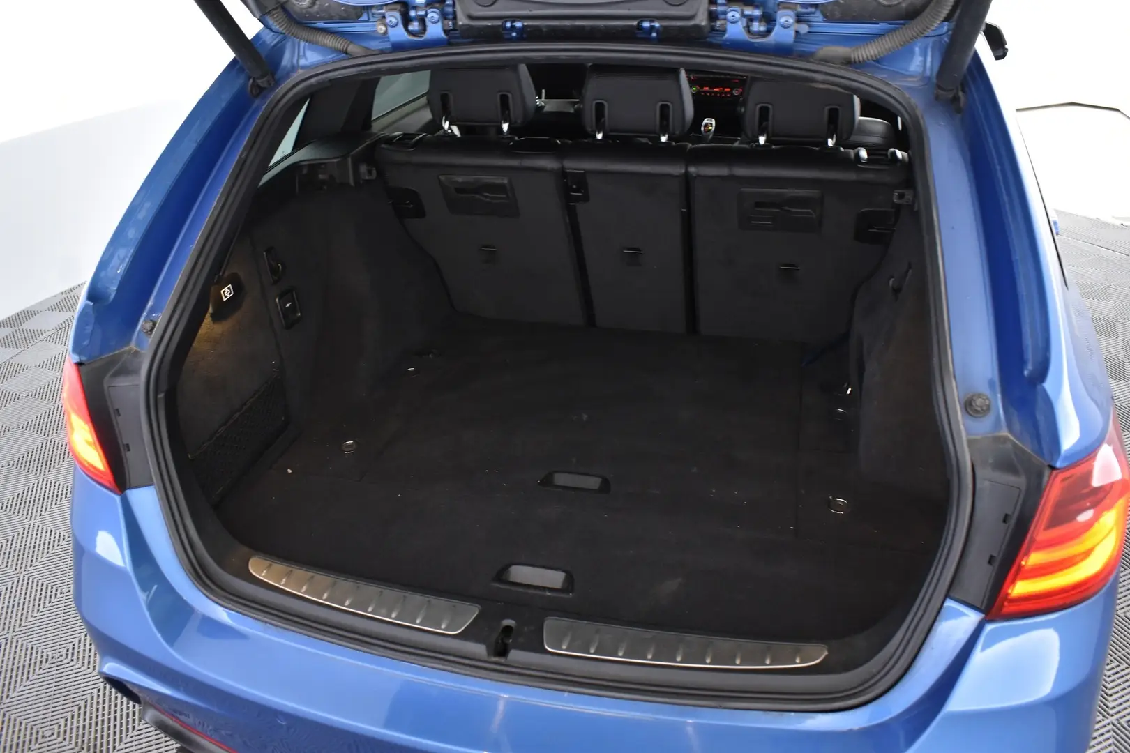 Car Image - 7JnC1tWLTKflgcxWVylQqC