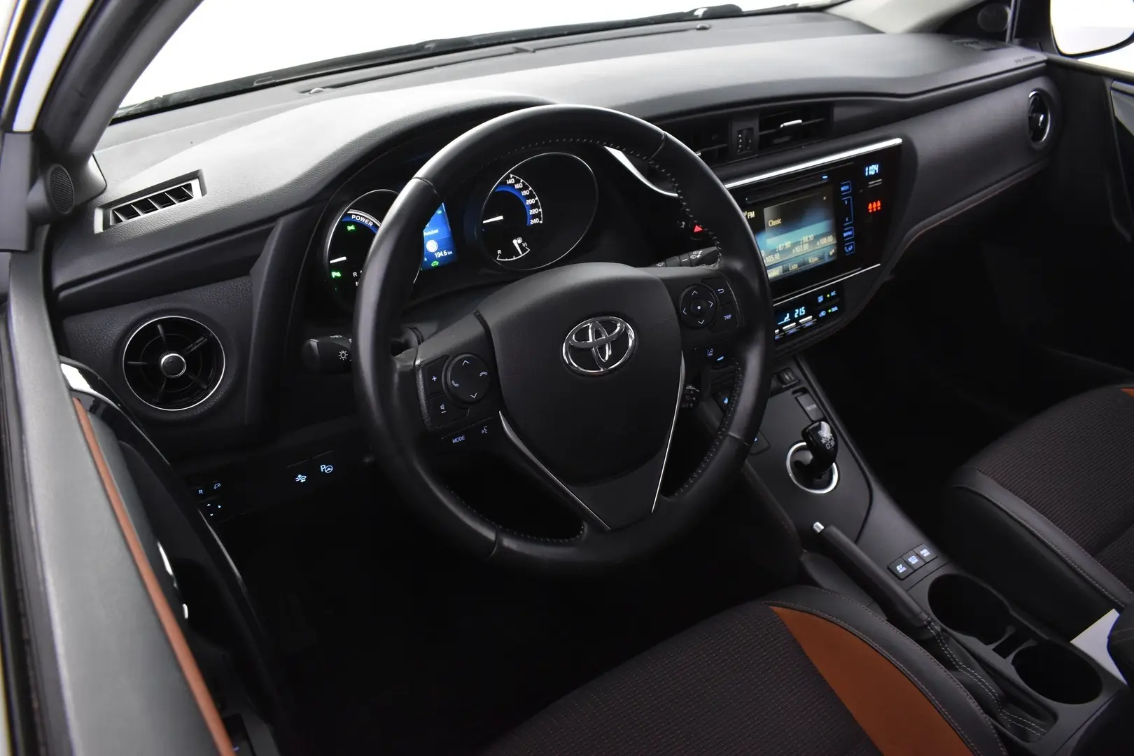 Car Image - 716sLpc6D9aXnenV5L3NyL