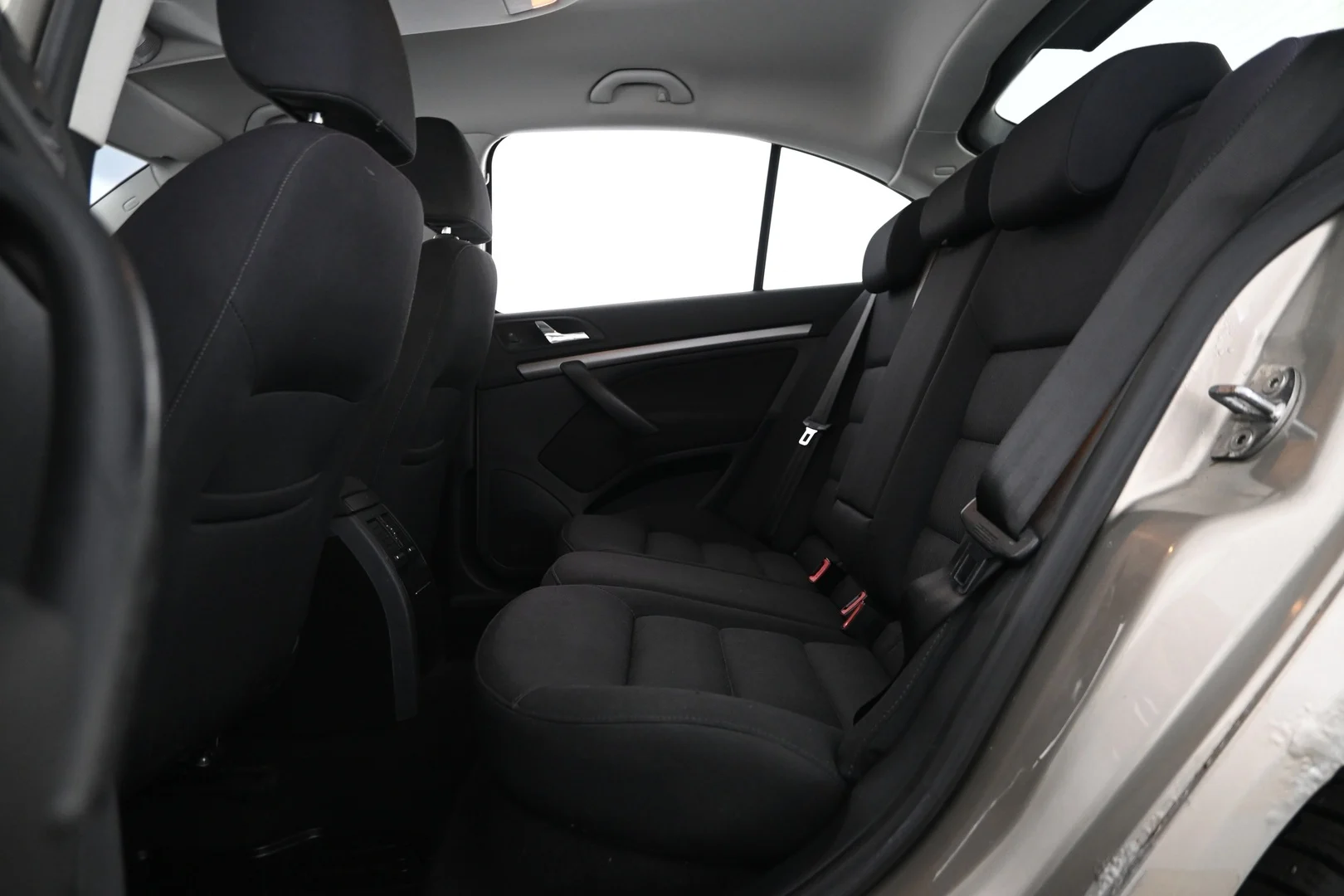 Car Image - 2UQ77m6uu0Oty9Taci46ns