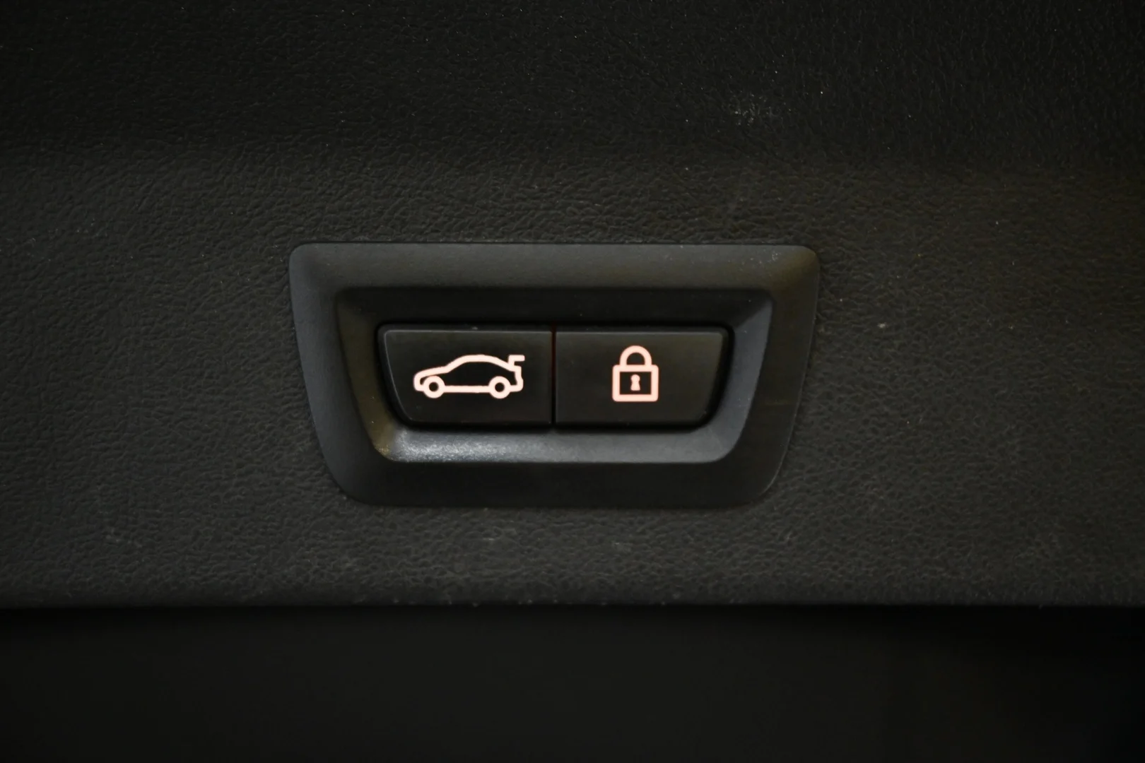 Car Image - EEzZxQZQxcp64neabUrU9