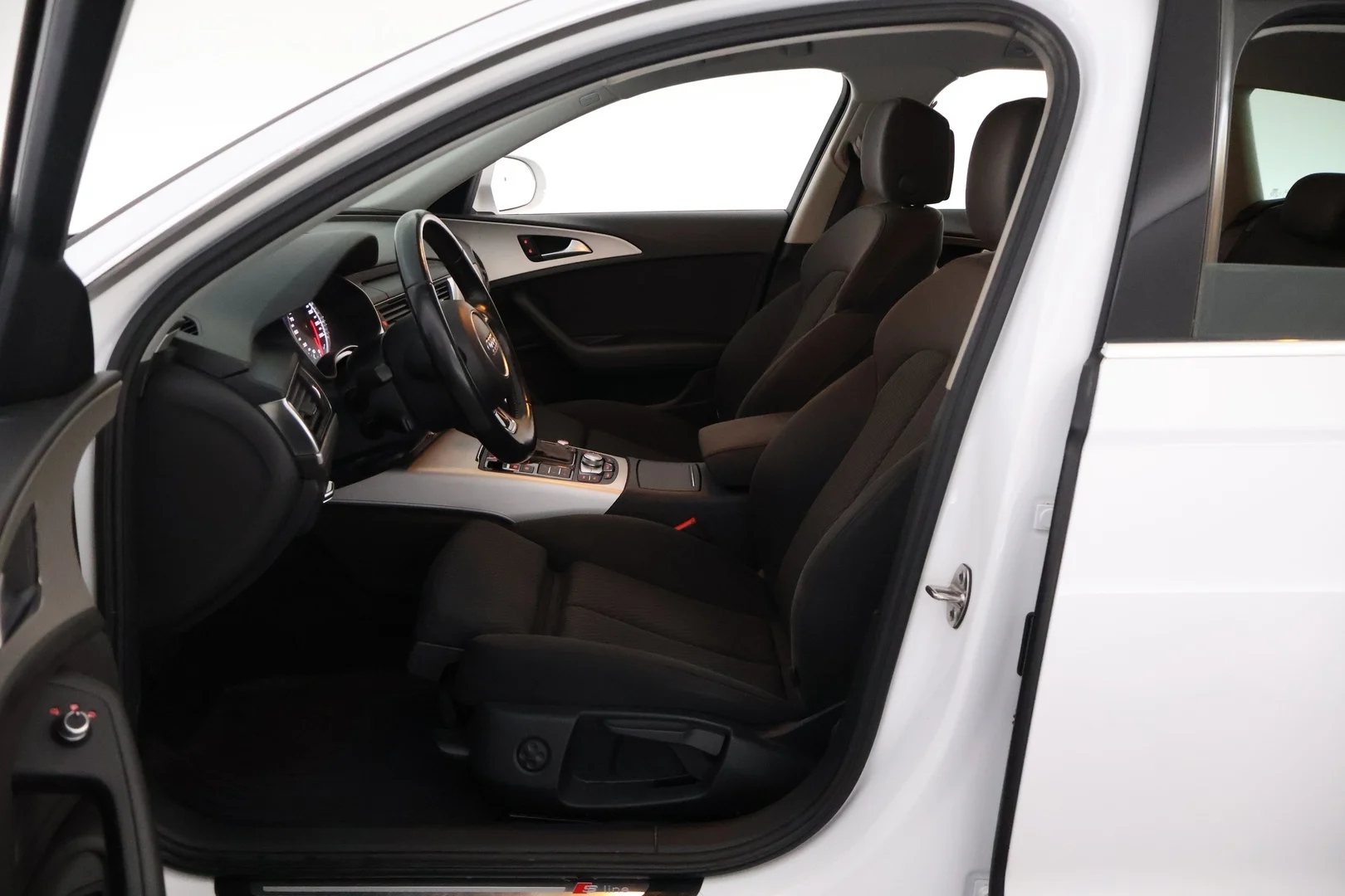 Car Image - swKq1PFKC0Qp8OAzpigU6