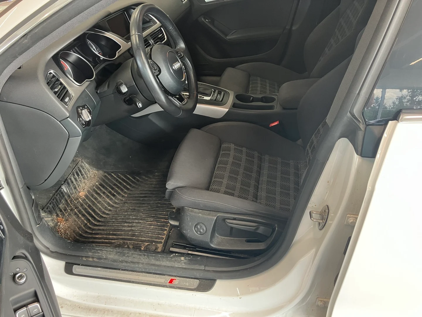 Car Image - 5D4kA4gDnjNbd0xuAZLVhM