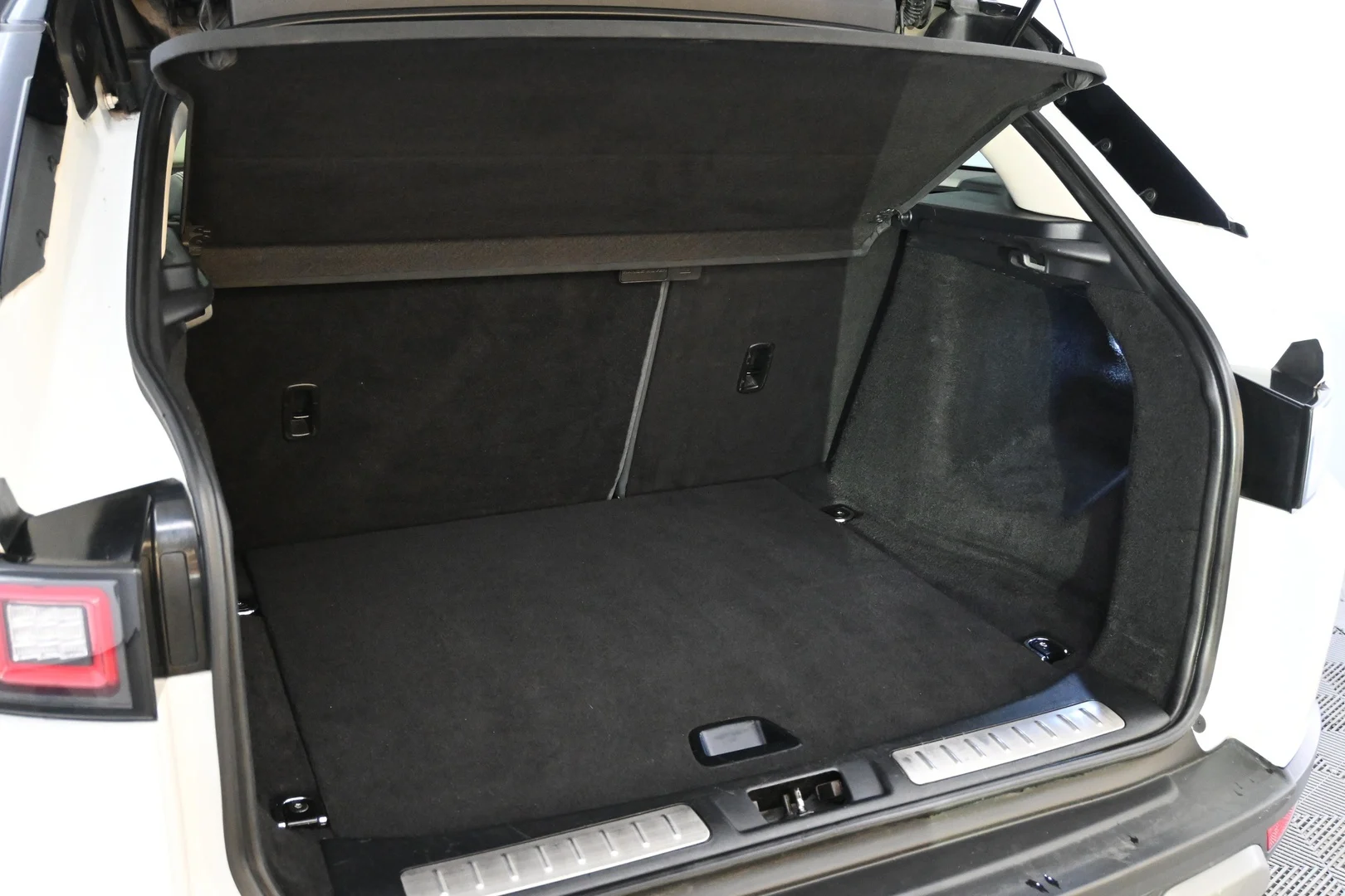 Car Image - 4cEieKhLDS3XJ6O6DmiMXu