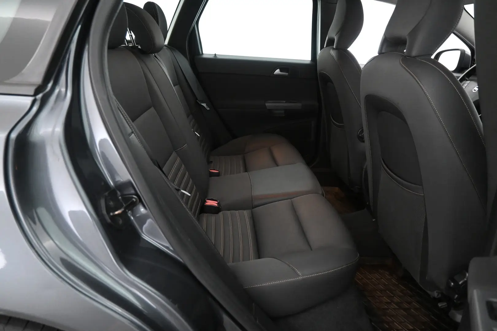 Car Image - 6V0ae4keGoz3hEZKxl3BVU