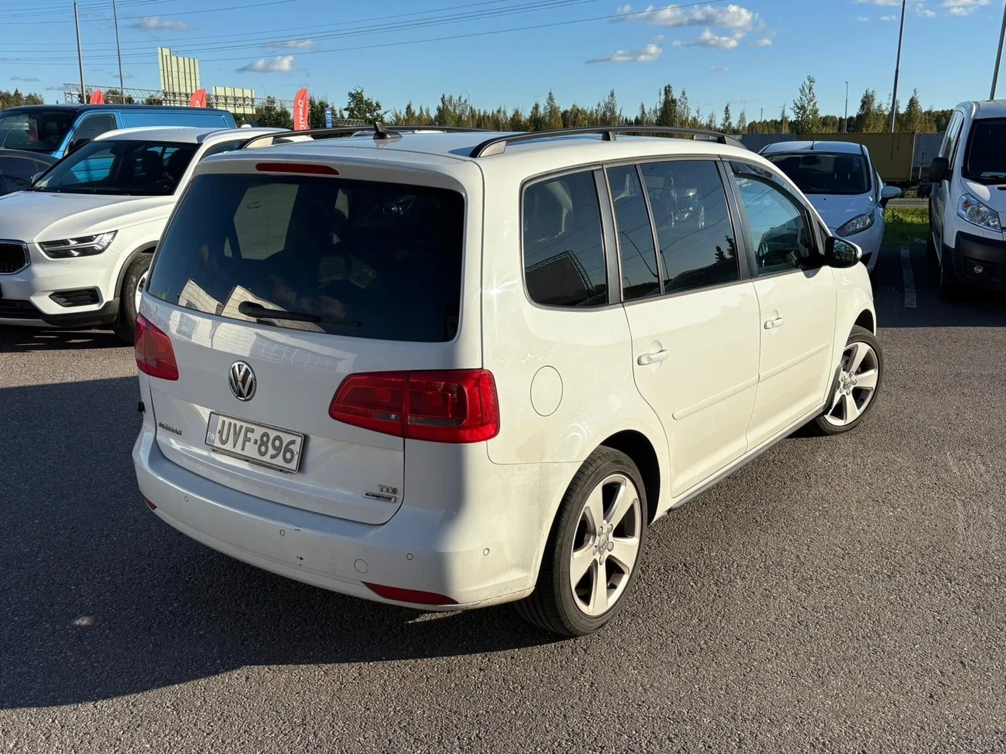 Car Image - 27AJsdY6H52ussosEUFiMb