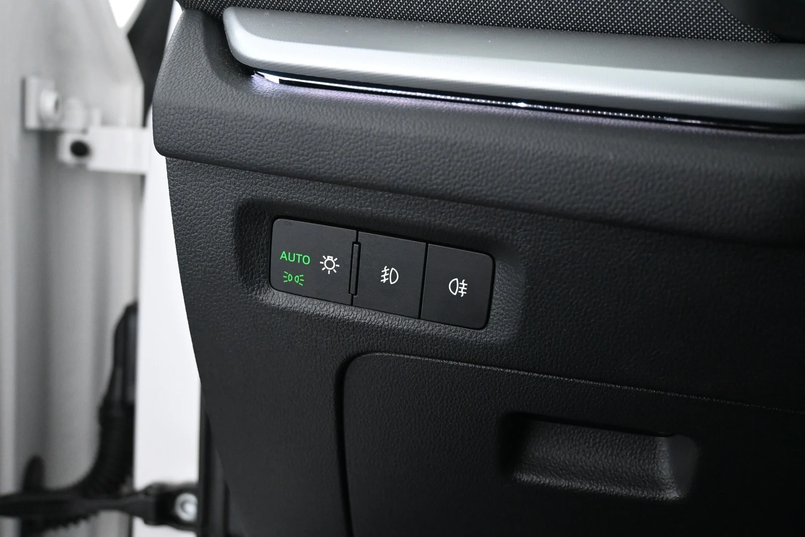 Car Image - 7uhLO6zCgqK79udeaDwj9N