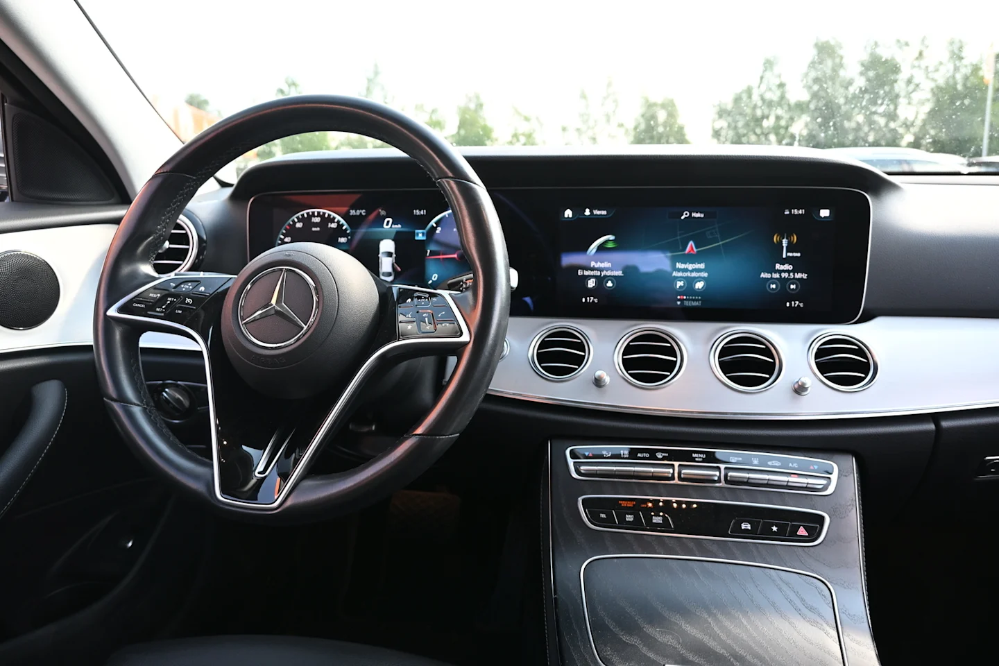 Car Image - qBbLFdbz9InBszjdJl3Ja