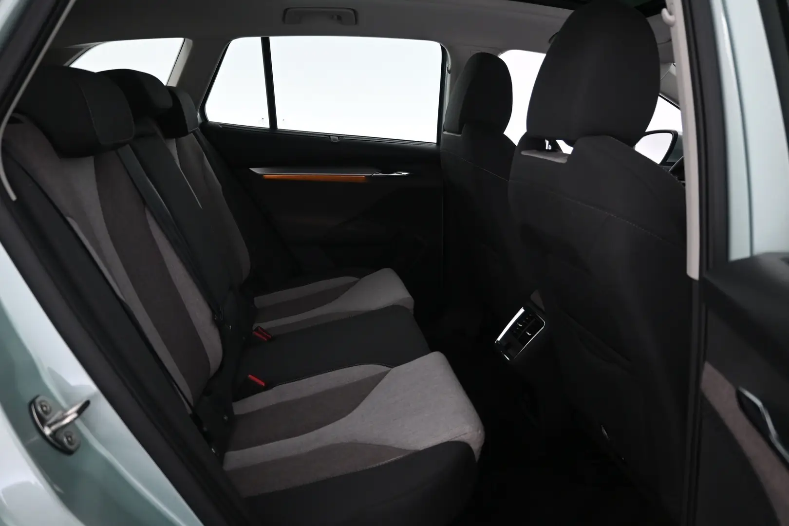 Car Image - 2u9giQqXkxyRvR6RnudEm8