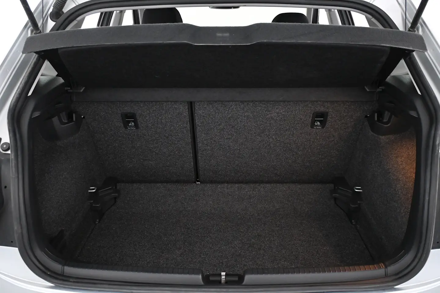 Car Image - 5LG4nS386cEfgvbYPtTG3j