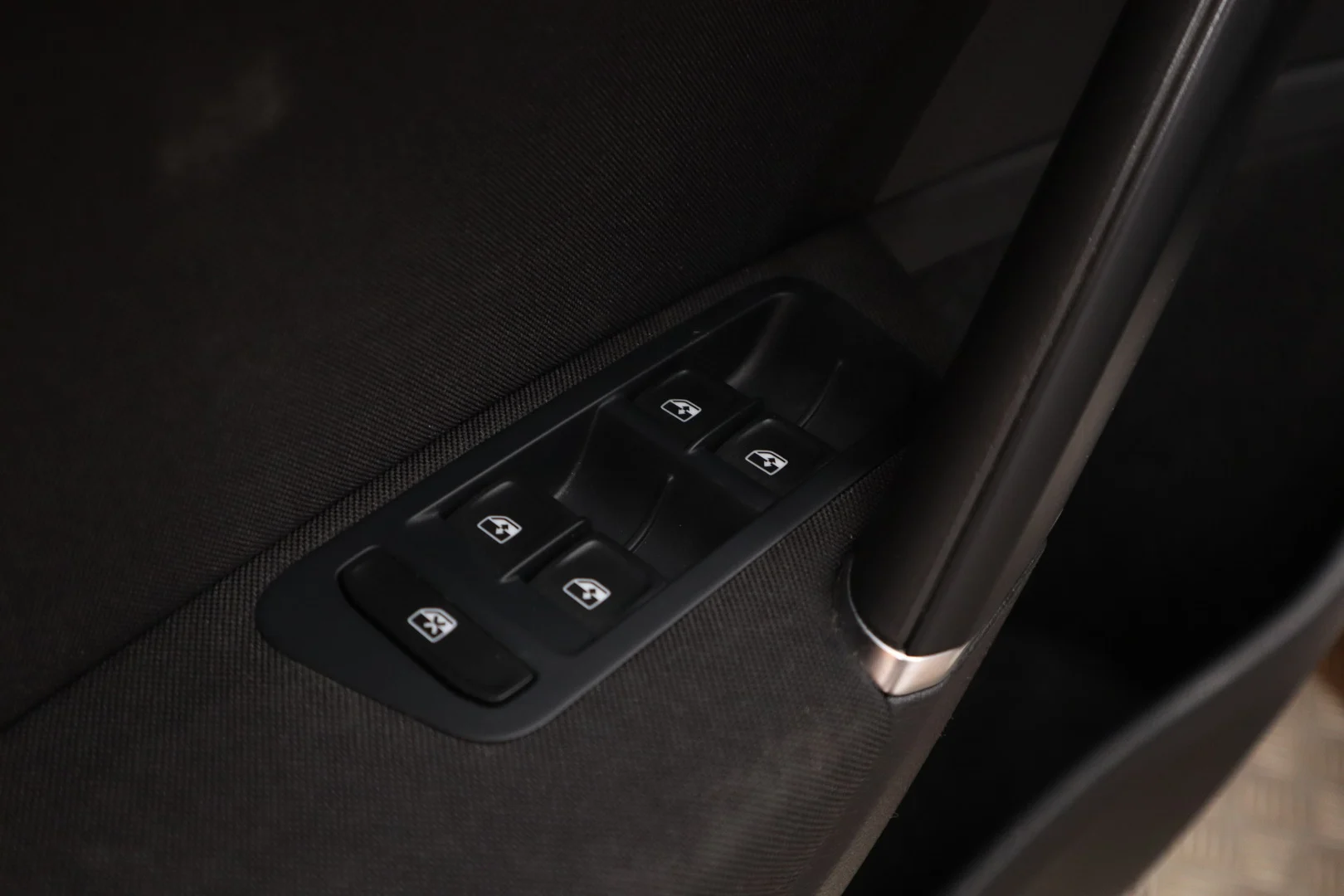 Car Image - 4Tvu7Xsk1TBDQnAc6LTXm4