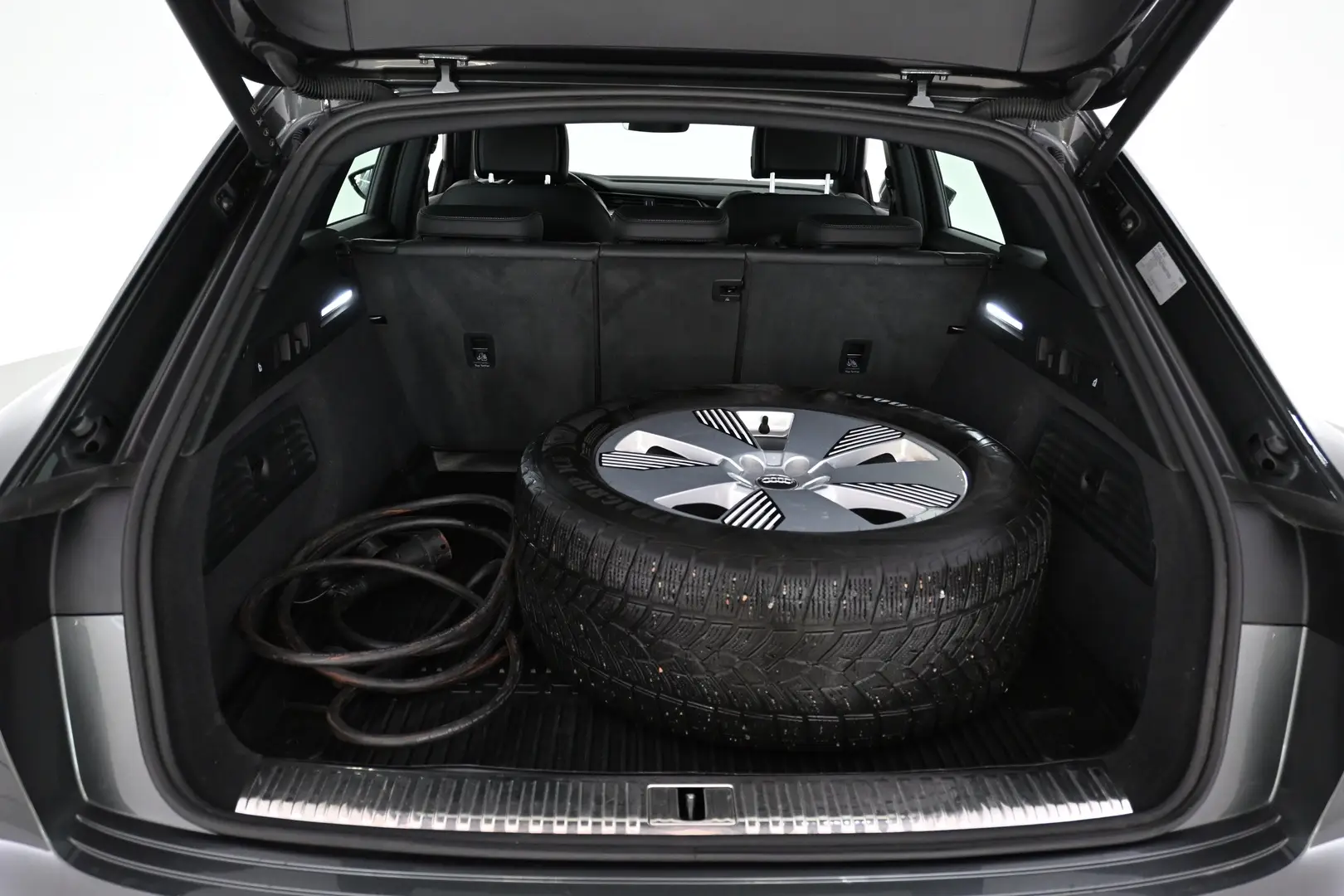 Car Image - 1FZeuwGLHClOuGovfRAln8