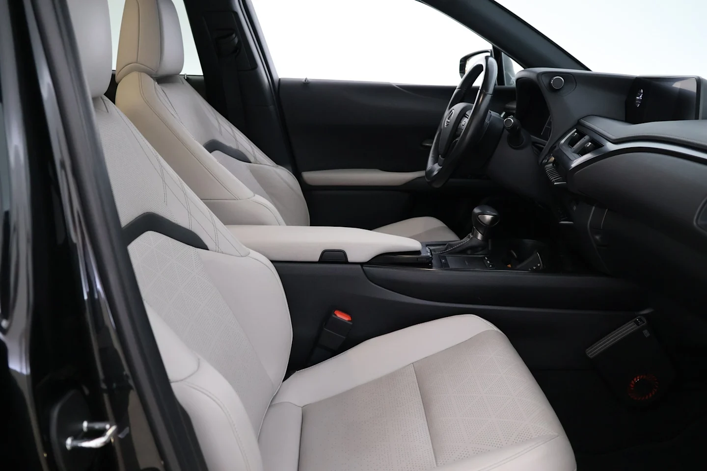 Car Image - 5W3fYYVt907P4hv1aem1RE