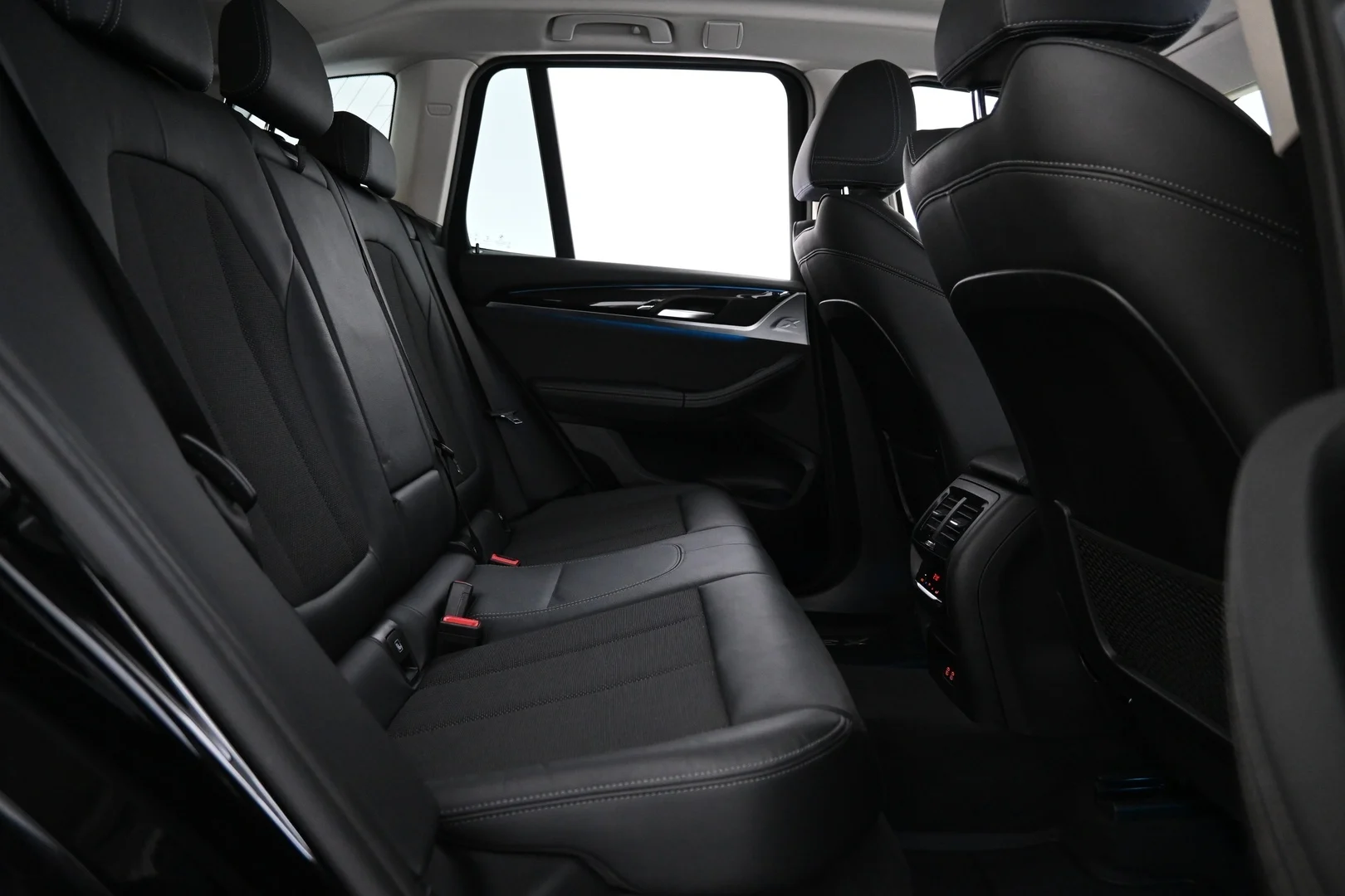 Car Image - 14DpfztxLfZ6IoKAFjaA1A