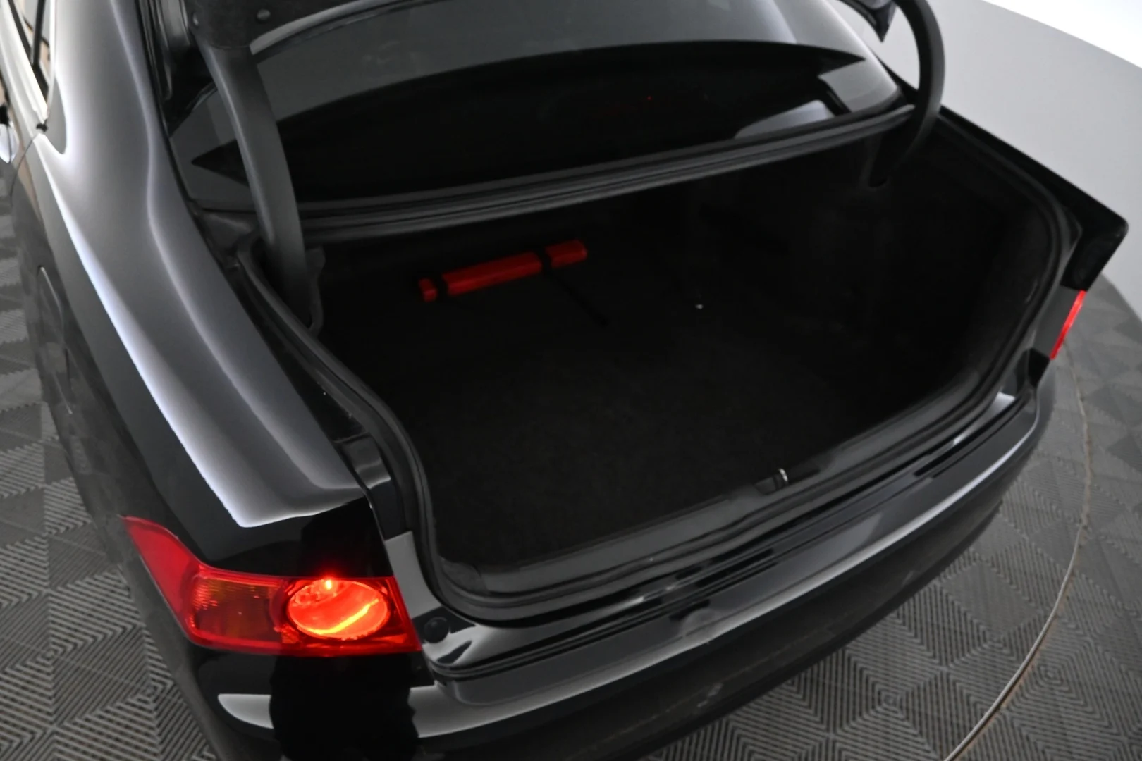 Car Image - 1rbeulTPVPcIagtEC9J2Or