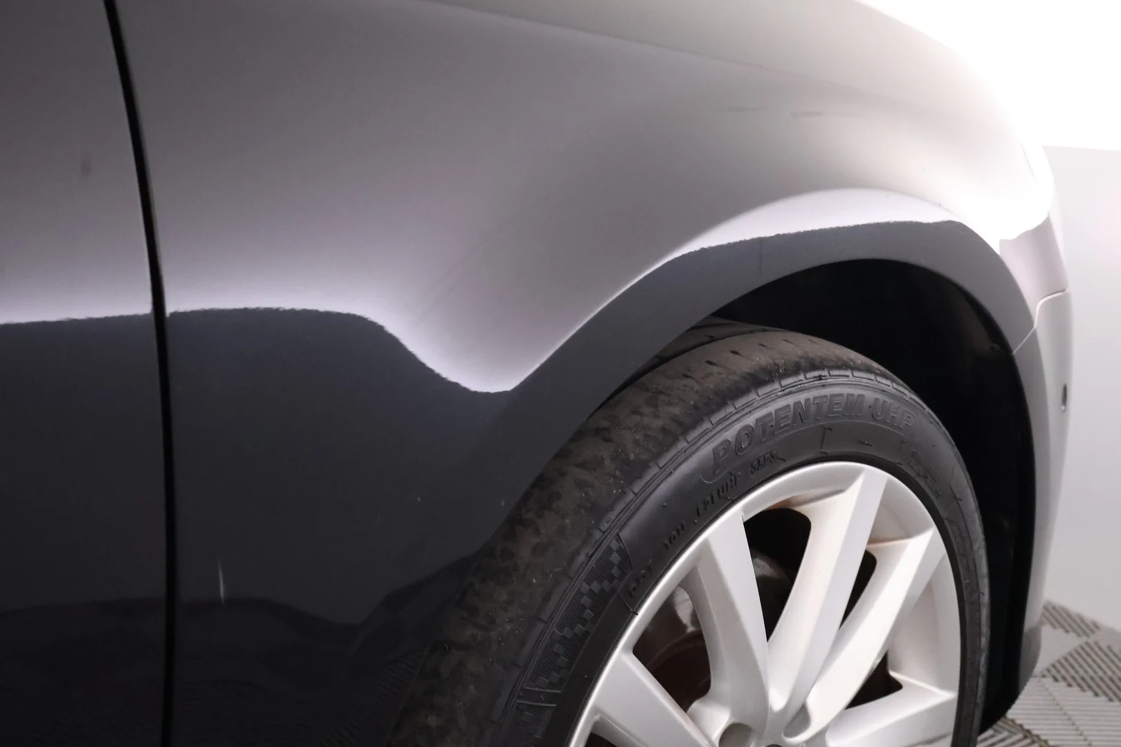 Car Image - 3NnKYC4DM78dYbcJEPJLlU