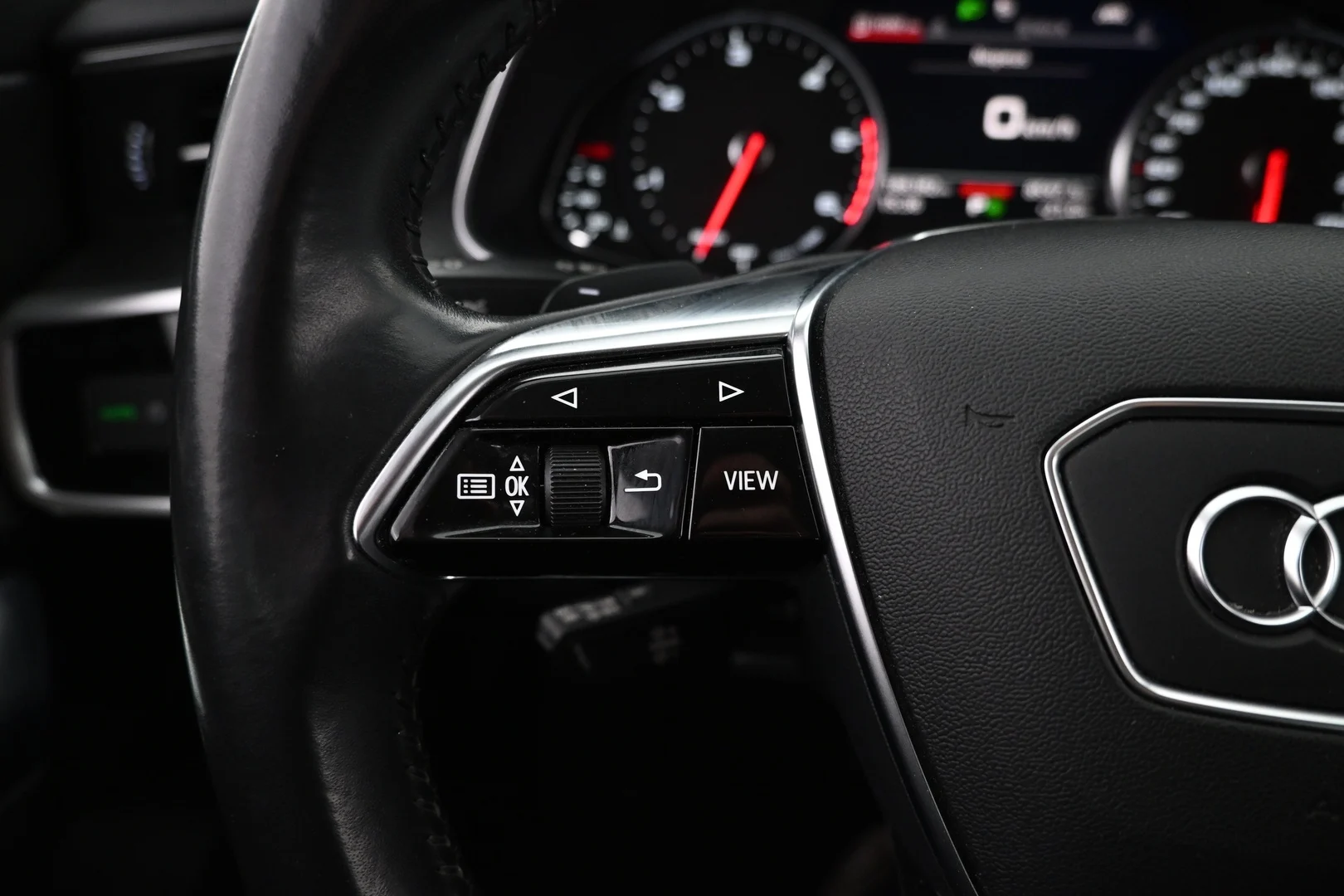 Car Image - 2r57qXFoYyWgg0YBD5Njco