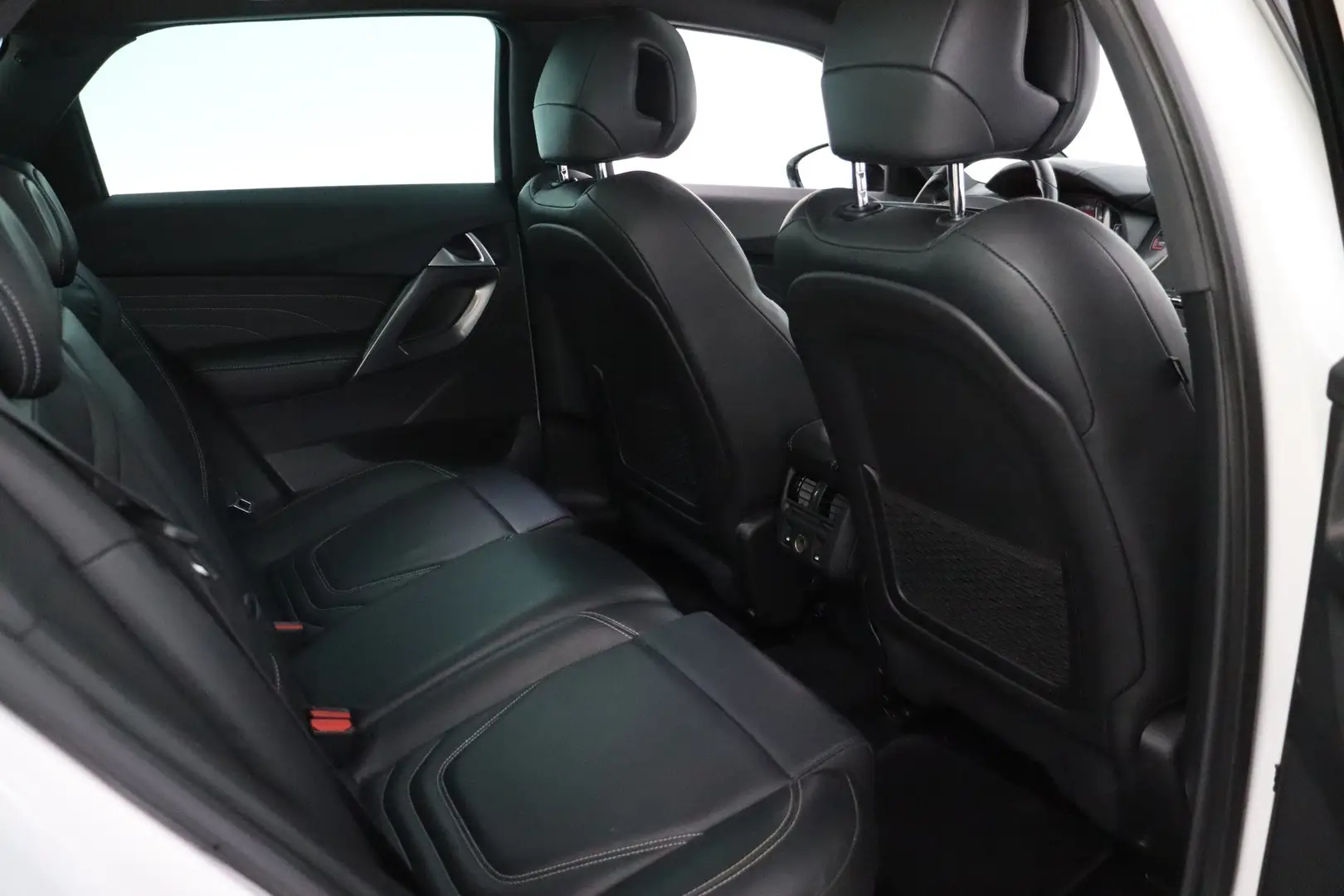 Car Image - 4lCrs1tBixFN2QY9NtDjpE
