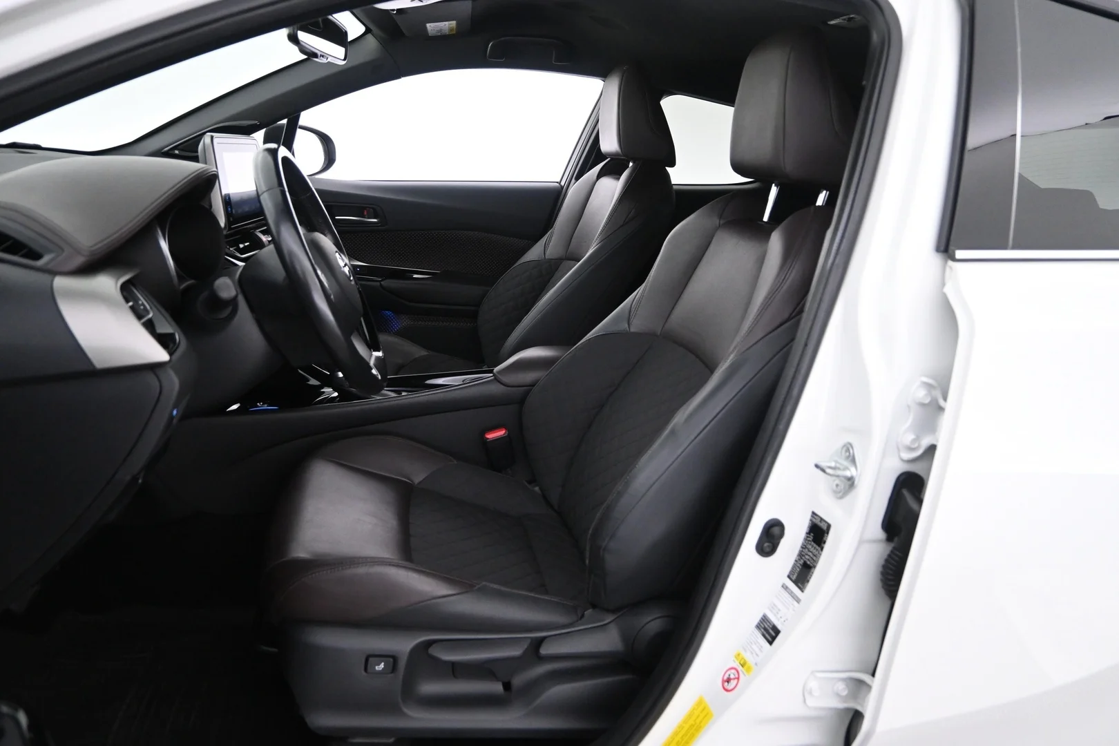 Car Image - 2tW8CuKybkduDbtW9V2pYN