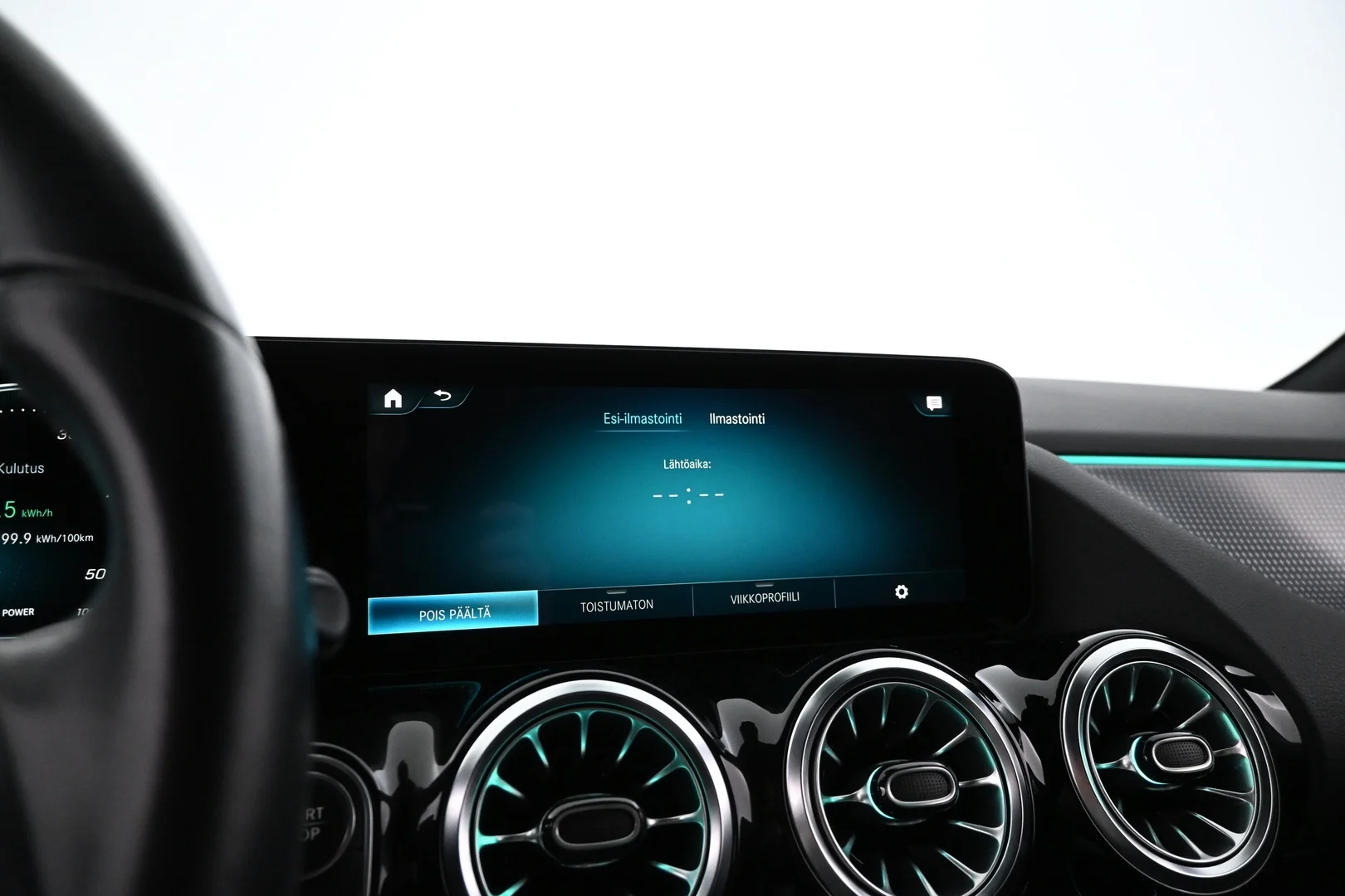 Car Image - 2T7IF9oAU3XIHAlm3c95wI