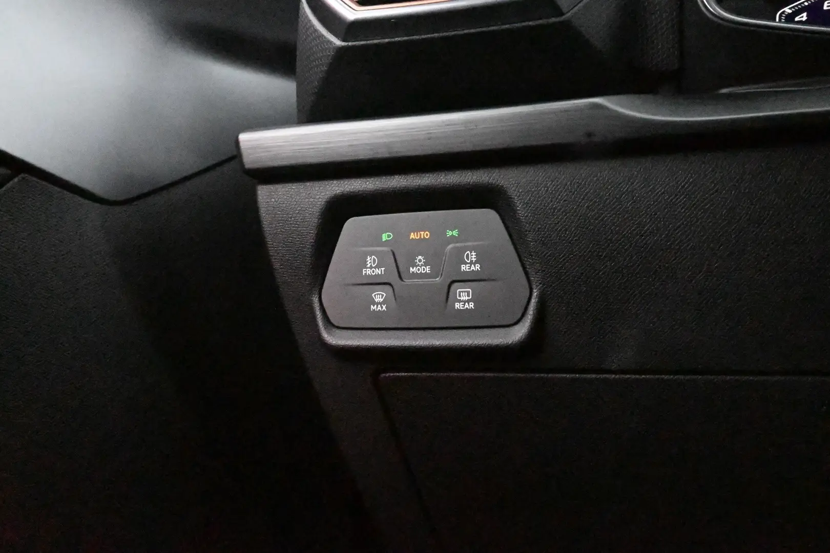 Car Image - 6OHqxYmkypy1IP598OEyLu