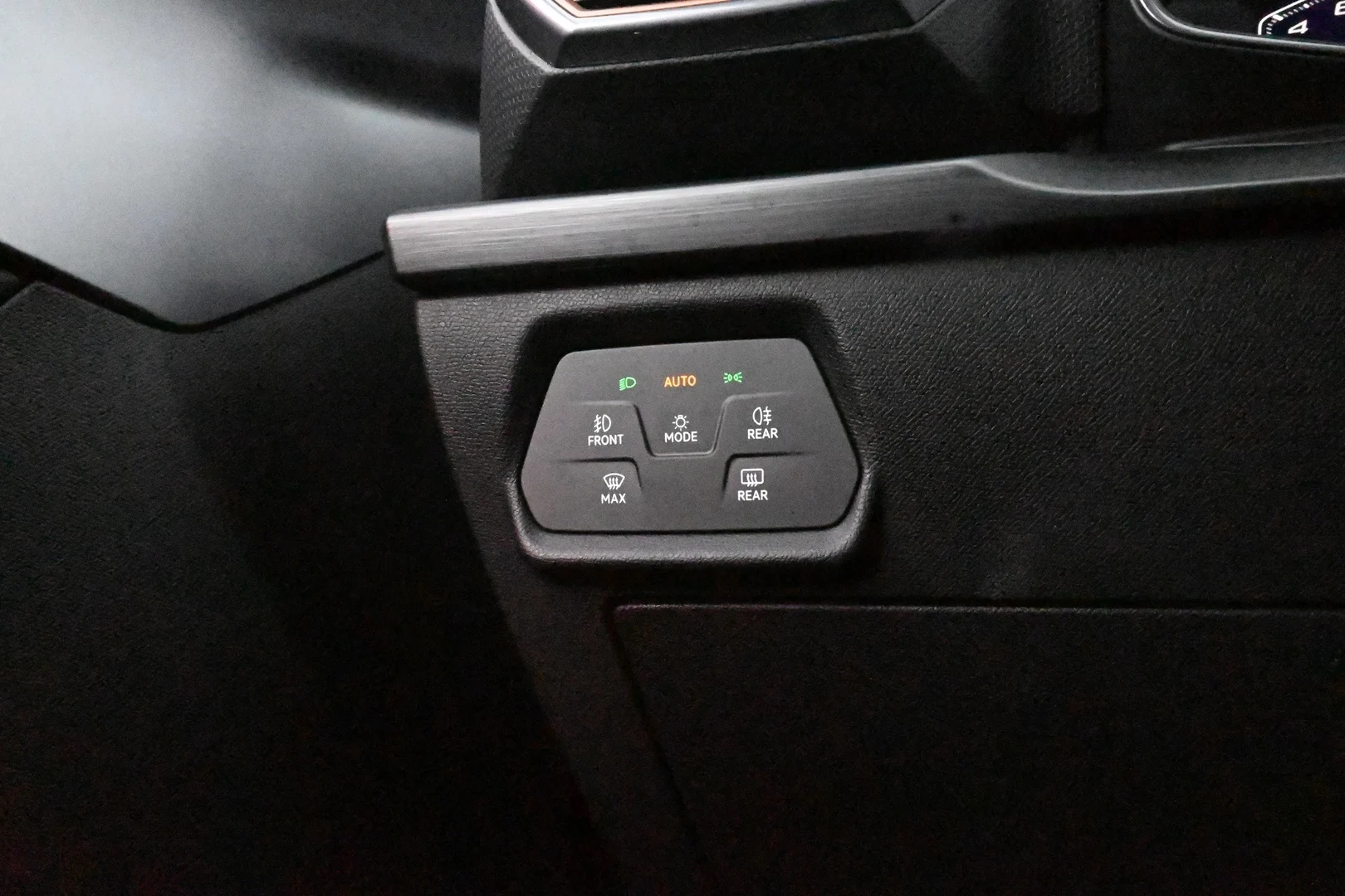 Car Image - 6OHqxYmkypy1IP598OEyLu