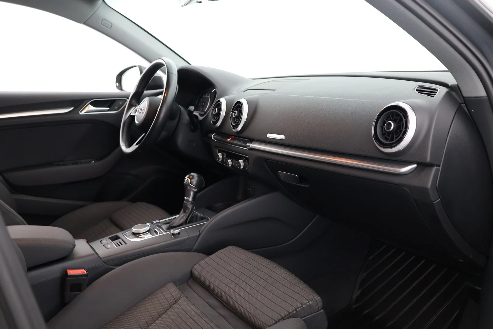 Car Image - 5sodkSOVV4R8wfBnU6HsnU