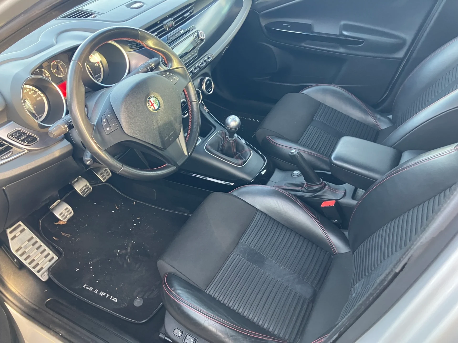 Car Image - tG6IkYX9dTw1M82Vvjk5x