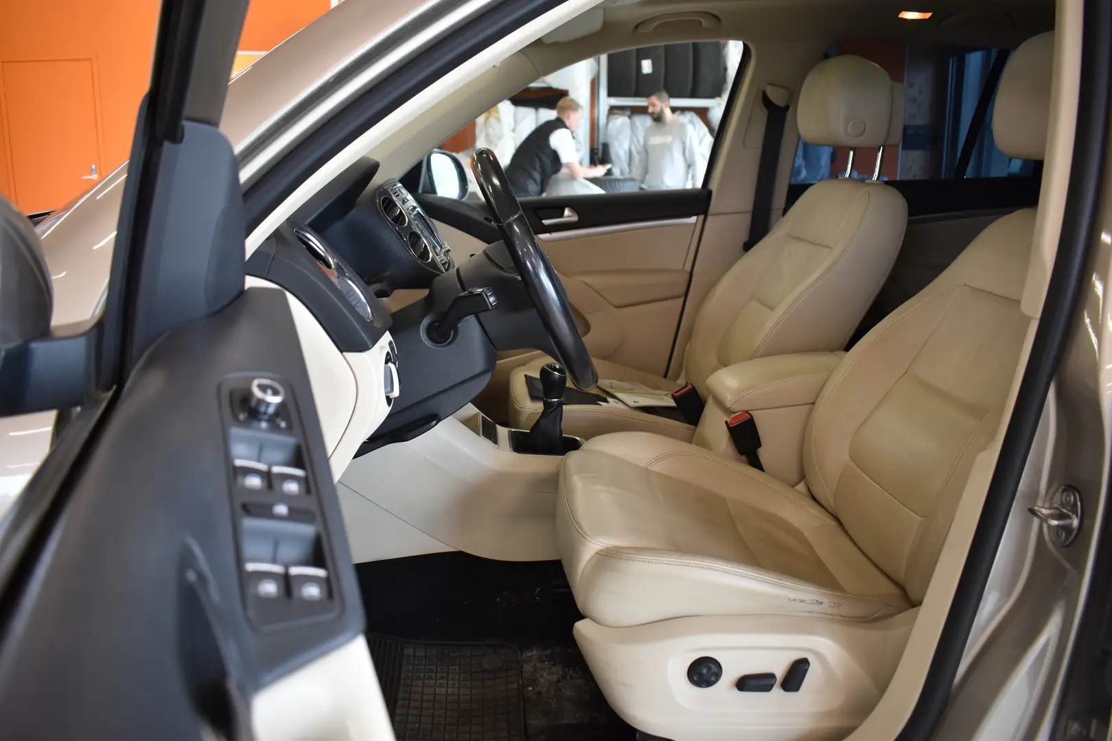 Car Image - 5Wa6DYbpZm8H0YdsJCwLGG