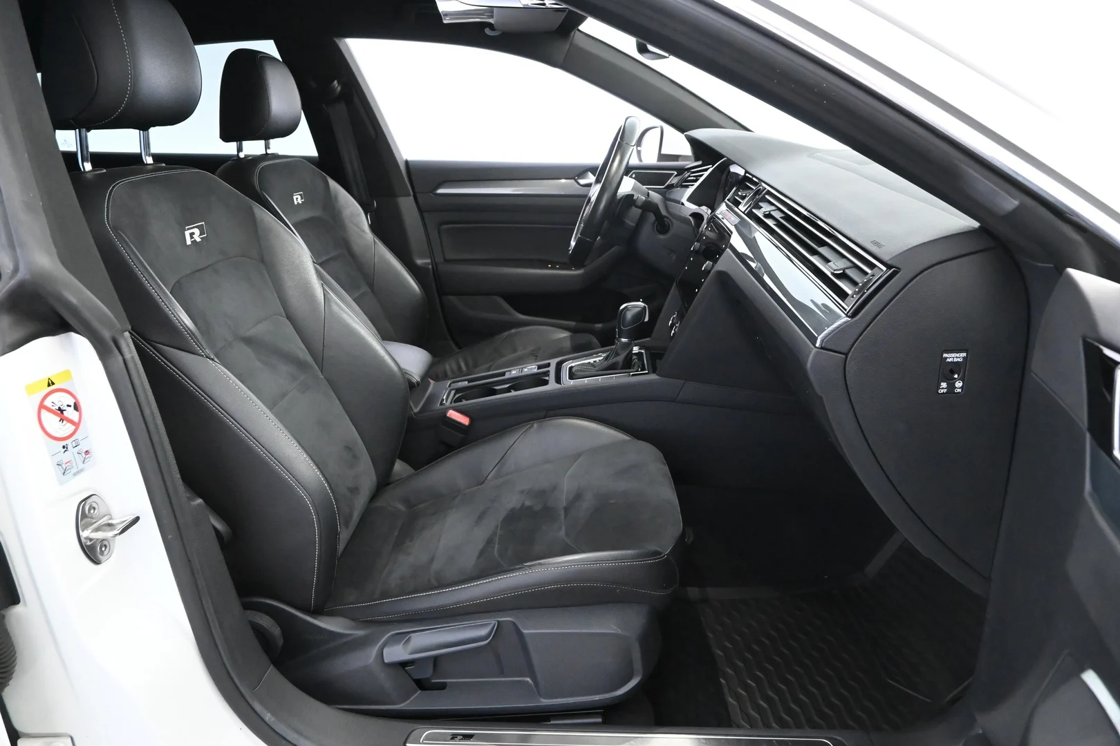 Car Image - 34NBVhC3VRQFWEehVGnle4