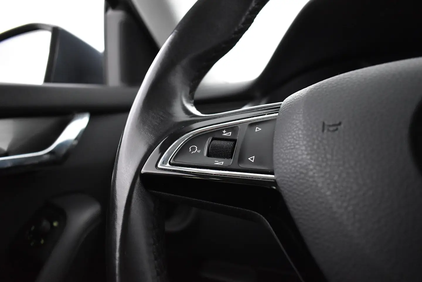 Car Image - 6PezX2iC1PM0WQ5Nz7xQdH