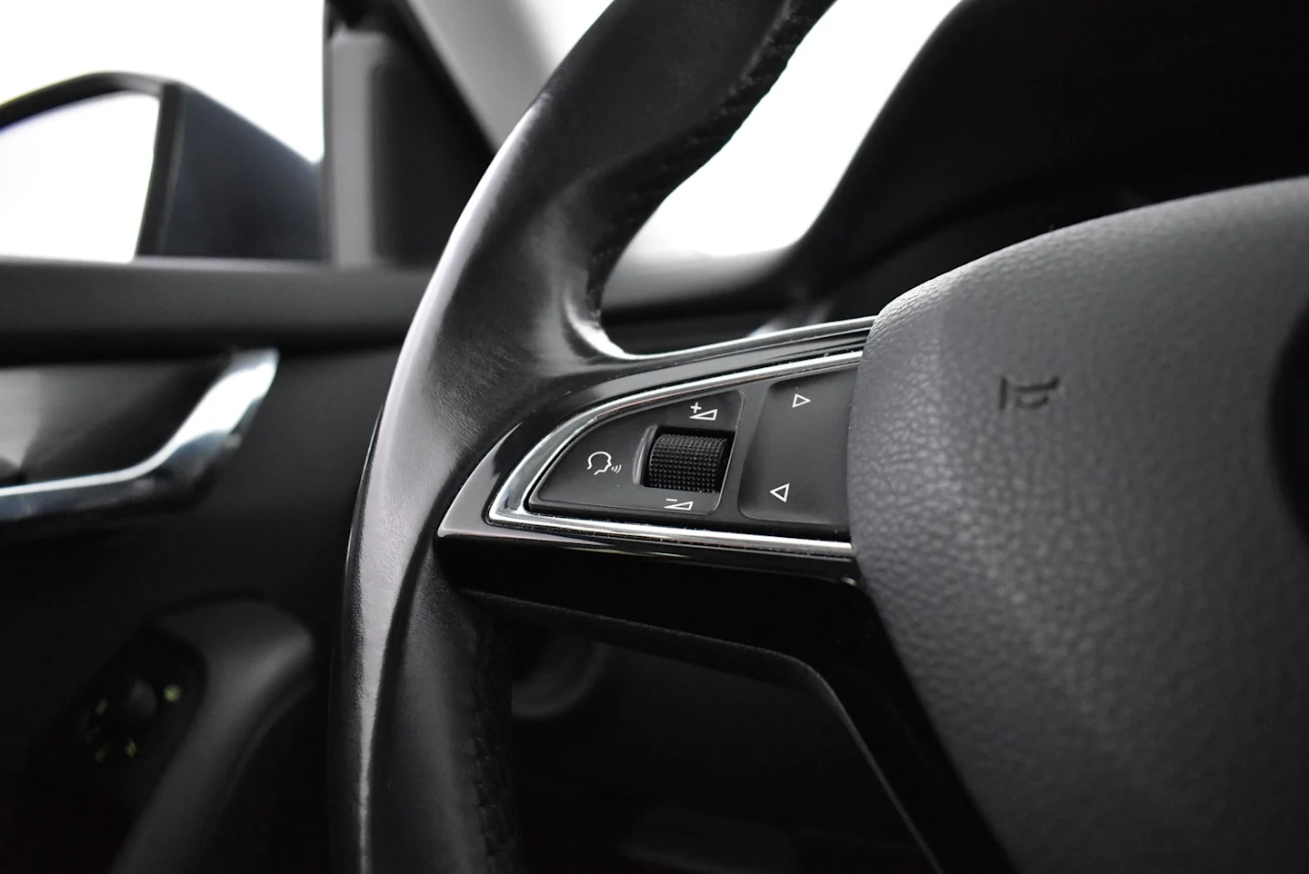 Car Image - 6PezX2iC1PM0WQ5Nz7xQdH