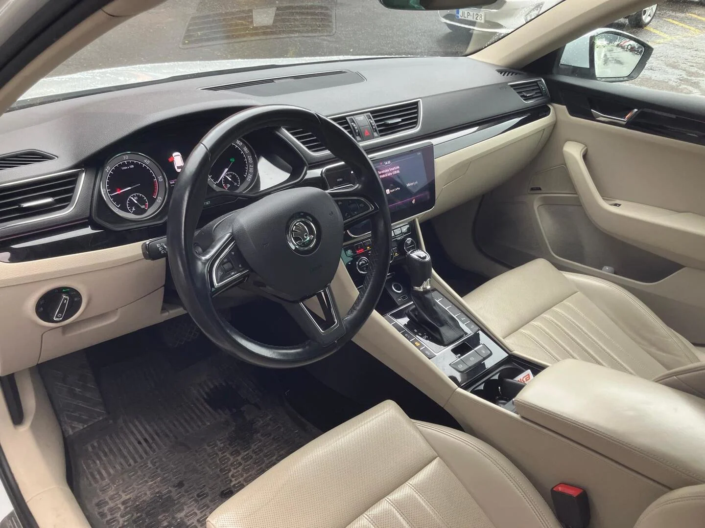 Car Image - 6w7rXsOiQEfVDmXMfs1DWx