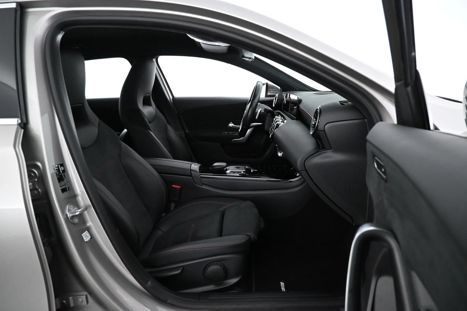 Car Image - O8CbNdHjqIHxYOIkIdSQe