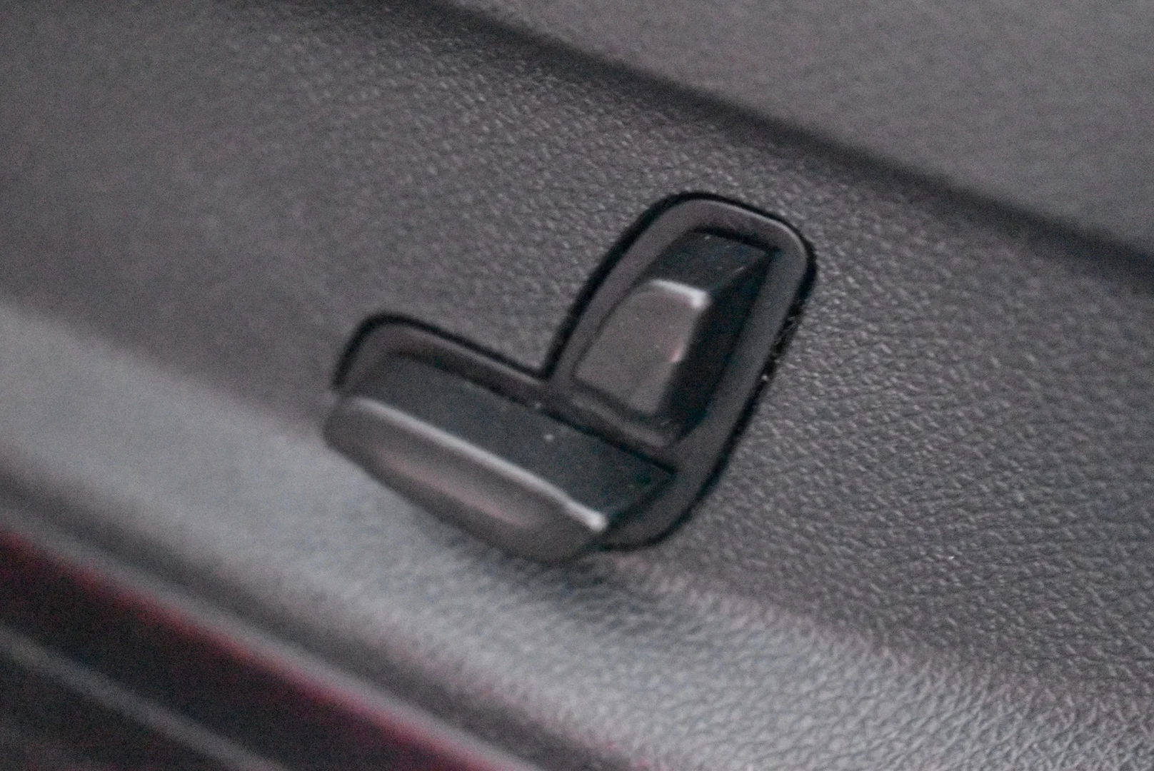 Car Image - 2dRhLHjjBa7RDixXlc42Q0