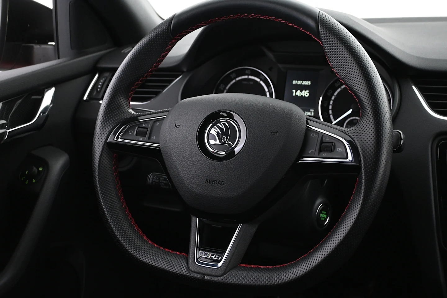 Car Image - 781GFN3ZSYPGylXIAJVXz8