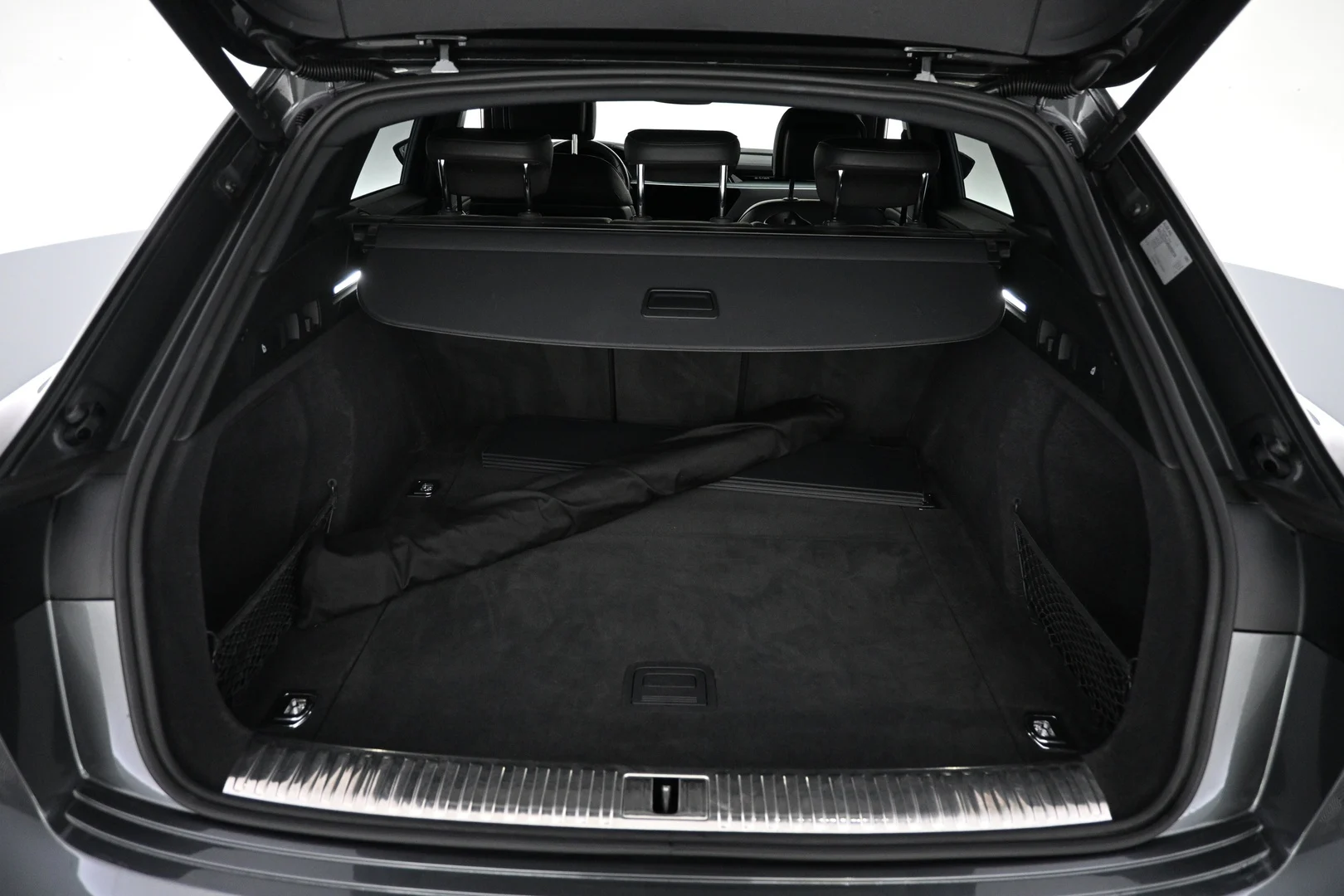 Car Image - 1xILO2glP0eszdecCLY2Yw