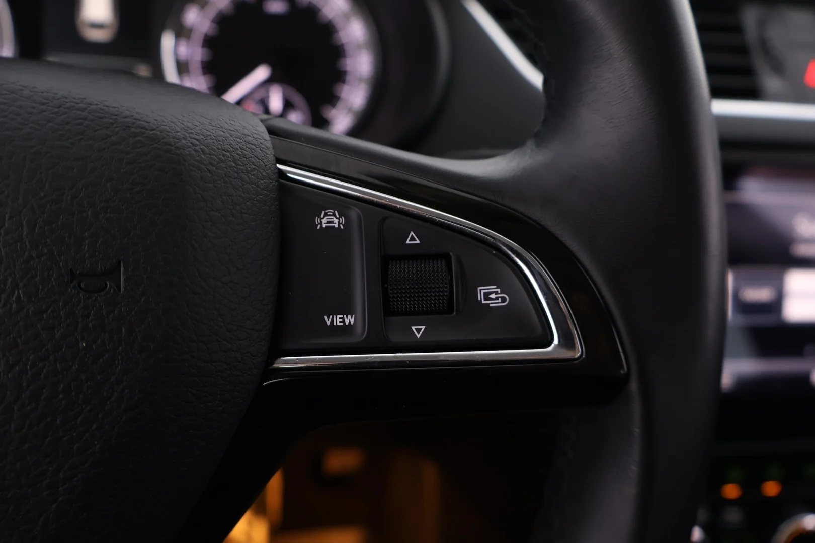 Car Image - 4mv3Q1yeTFqBVsqpX577kL
